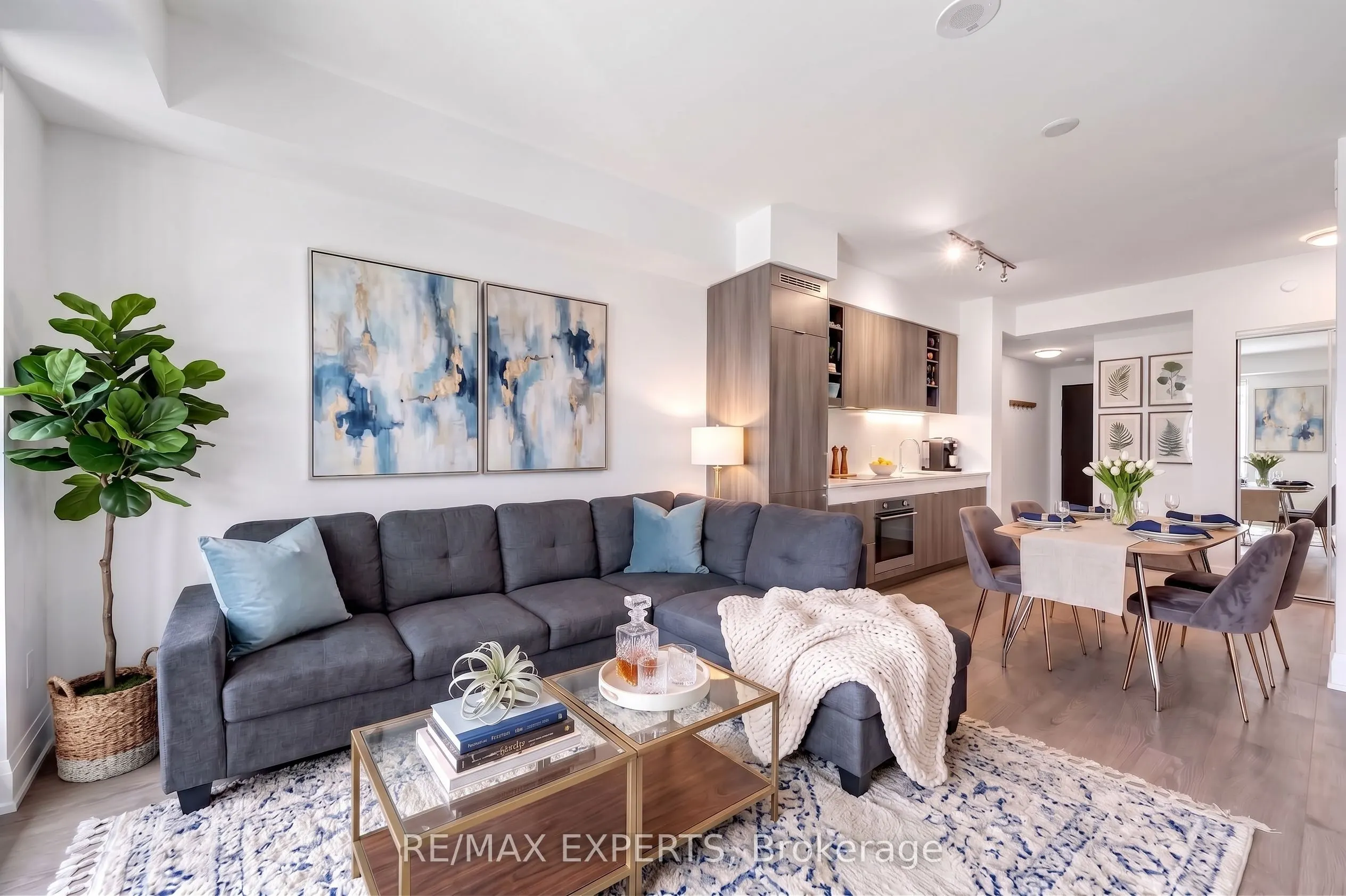 101 Erskine Avenue #2103