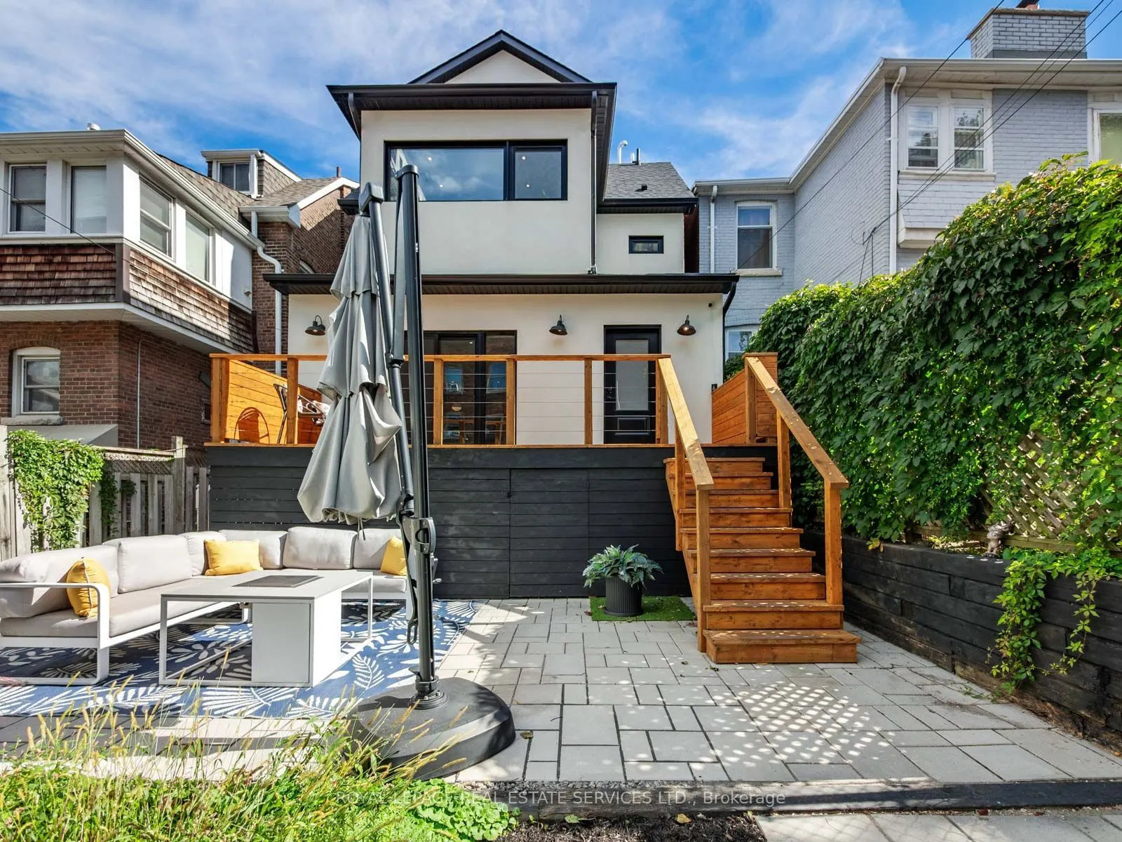 374 Spadina Road