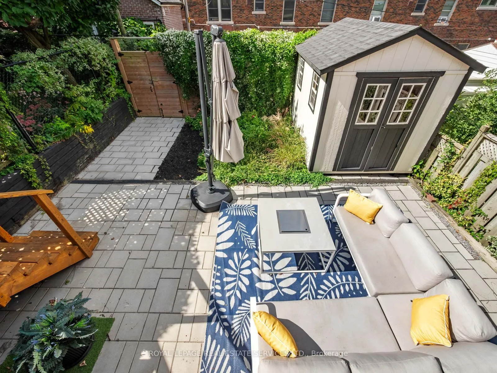 374 Spadina Road