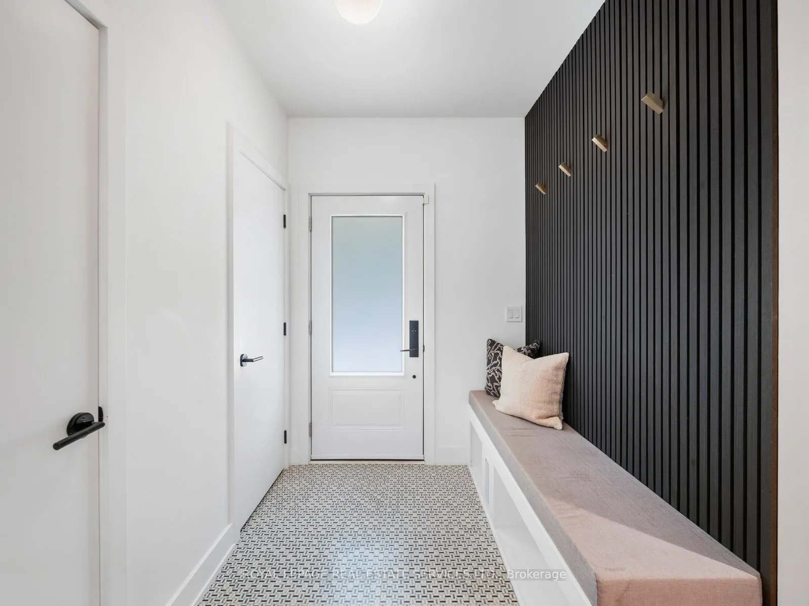 374 Spadina Road