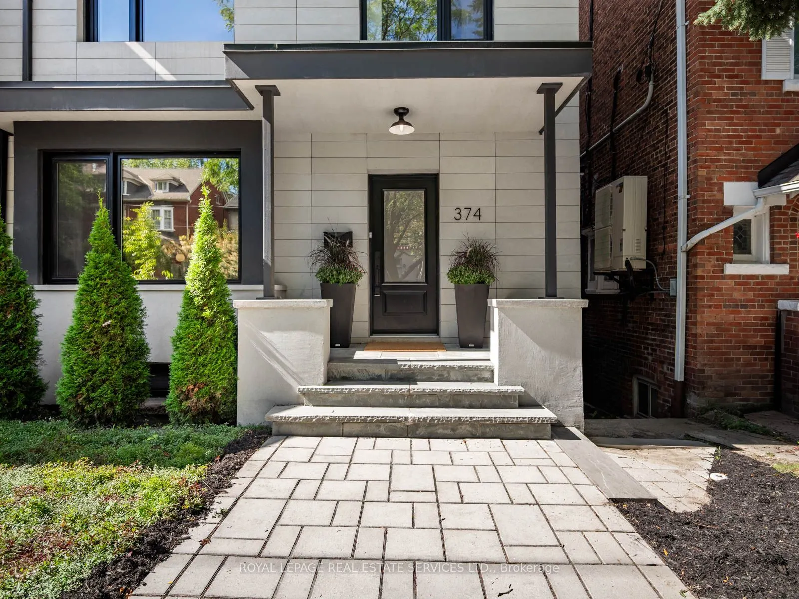 374 Spadina Road