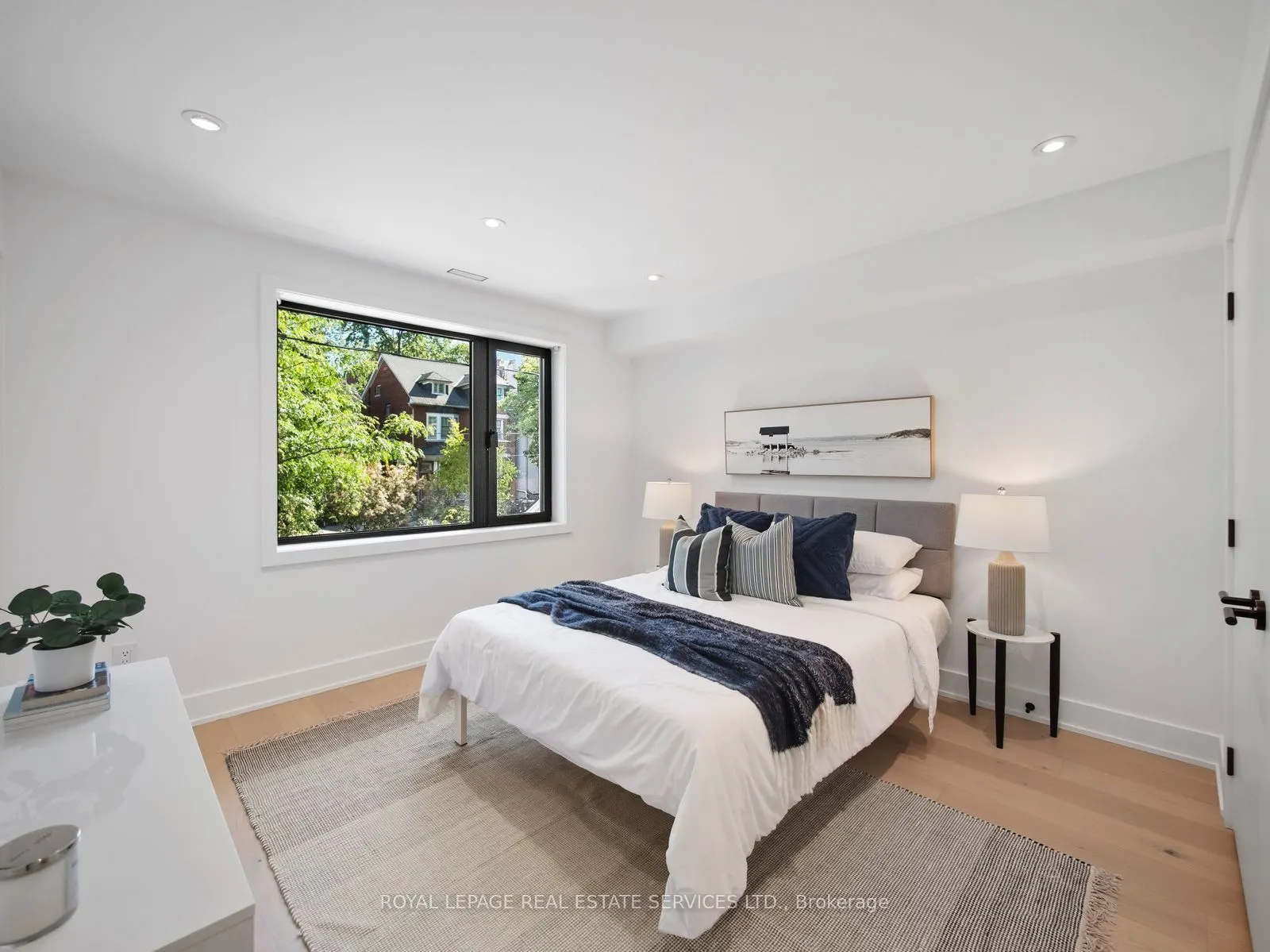 374 Spadina Road