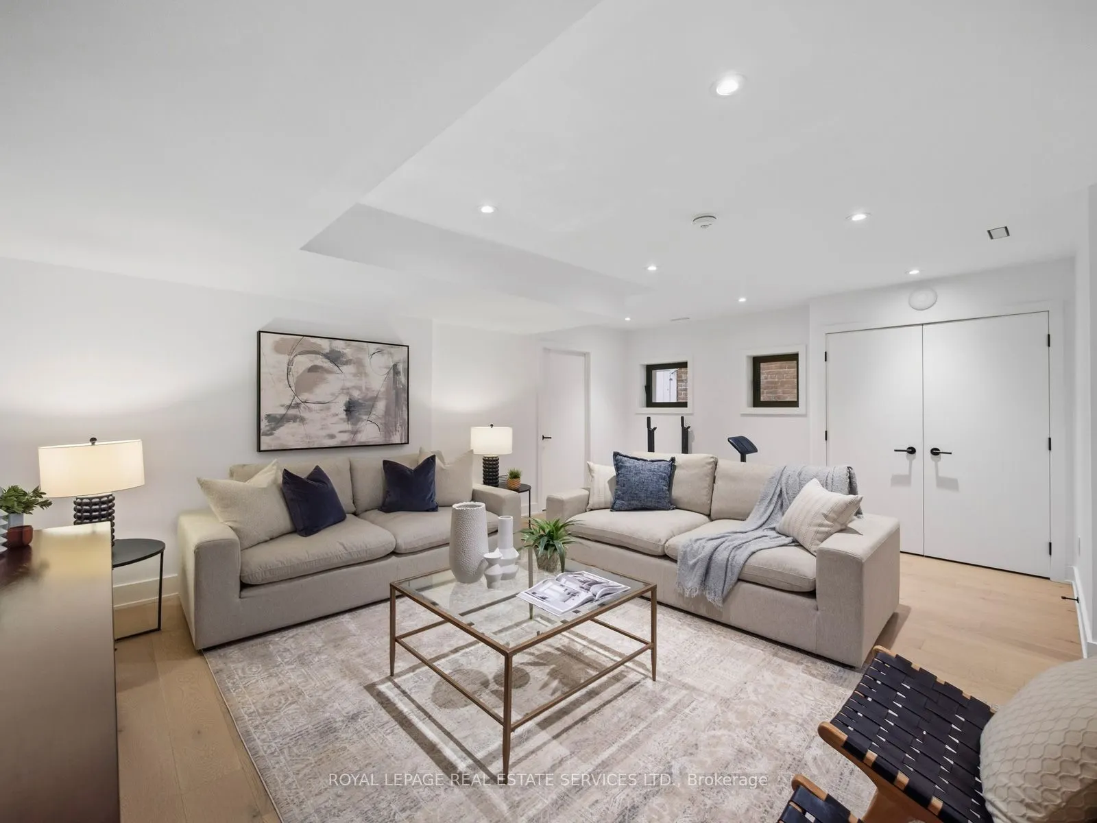 374 Spadina Road