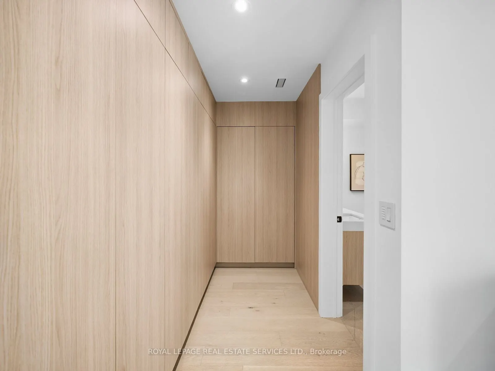 374 Spadina Road