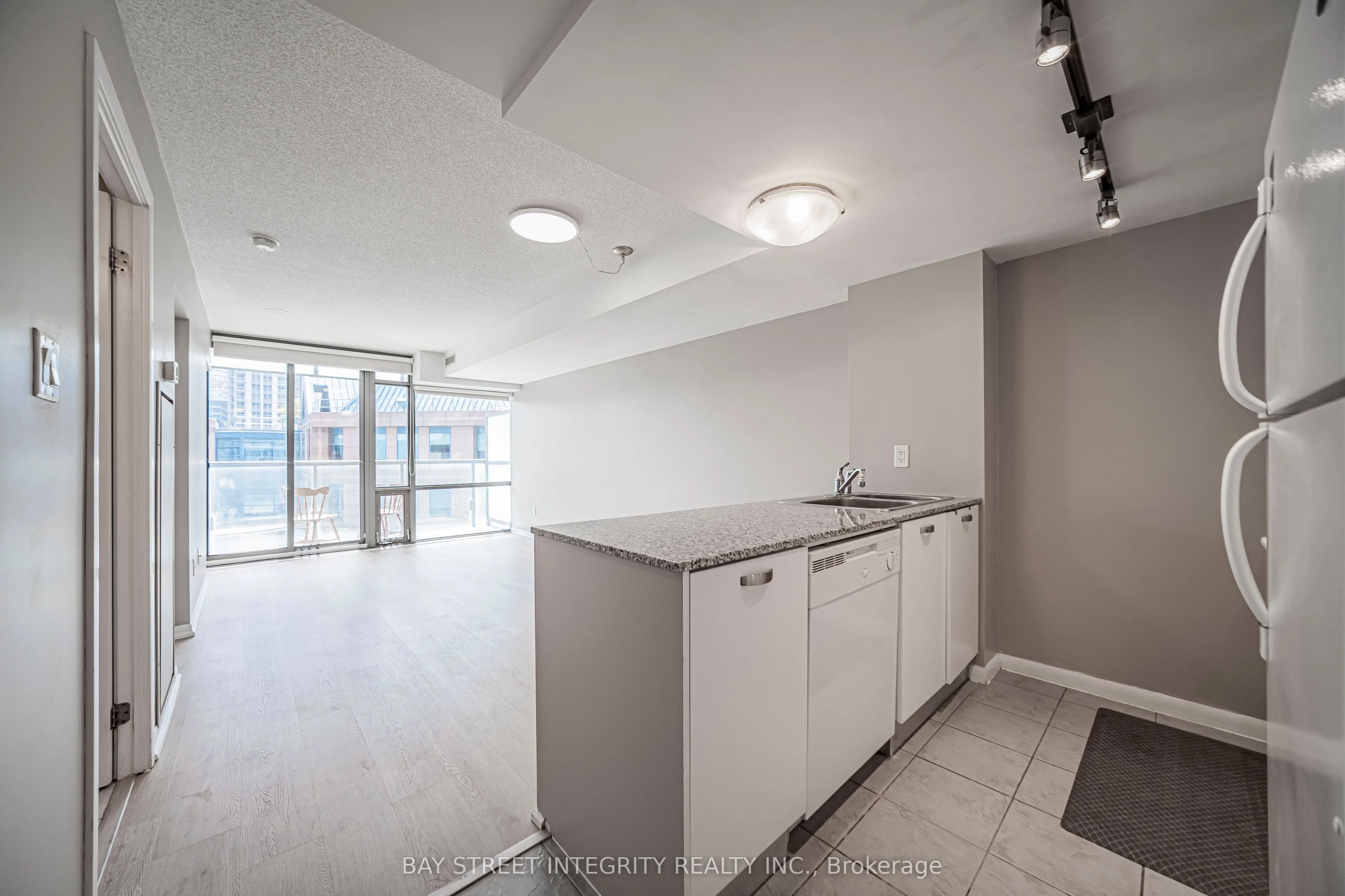 38 Grenville Street #1406
