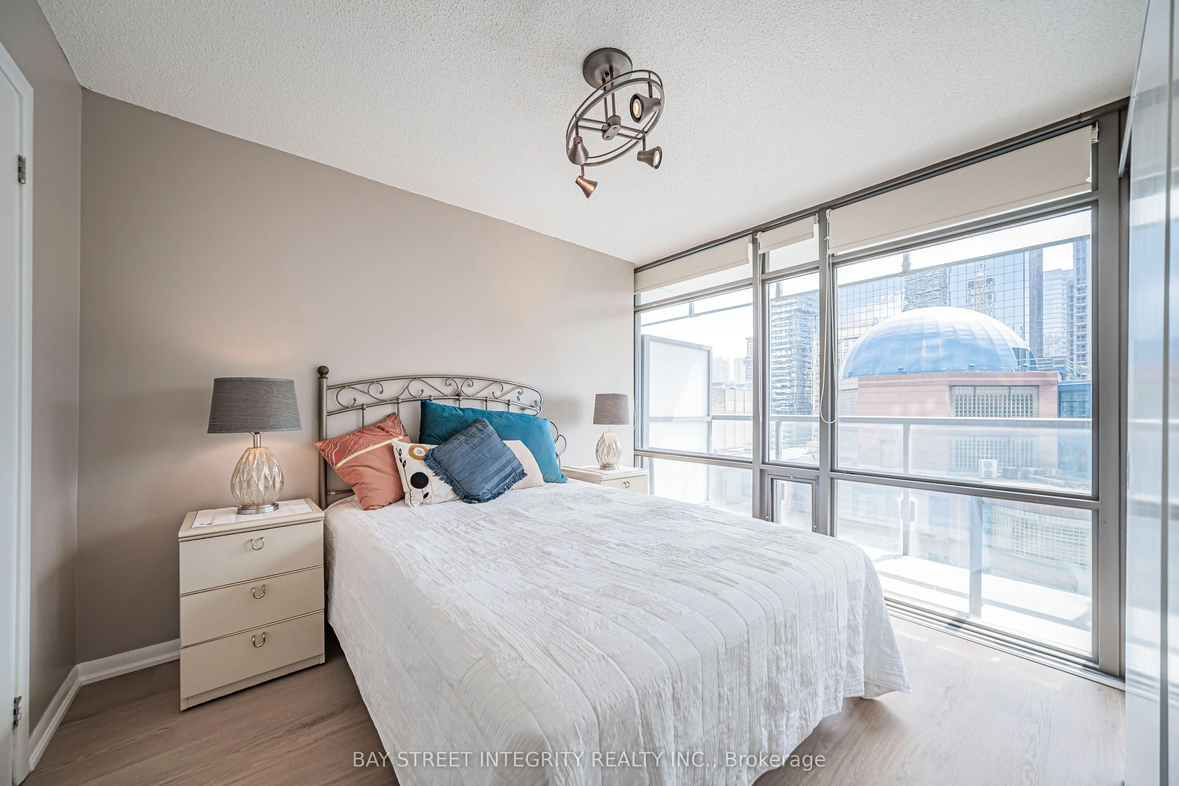 38 Grenville Street #1406