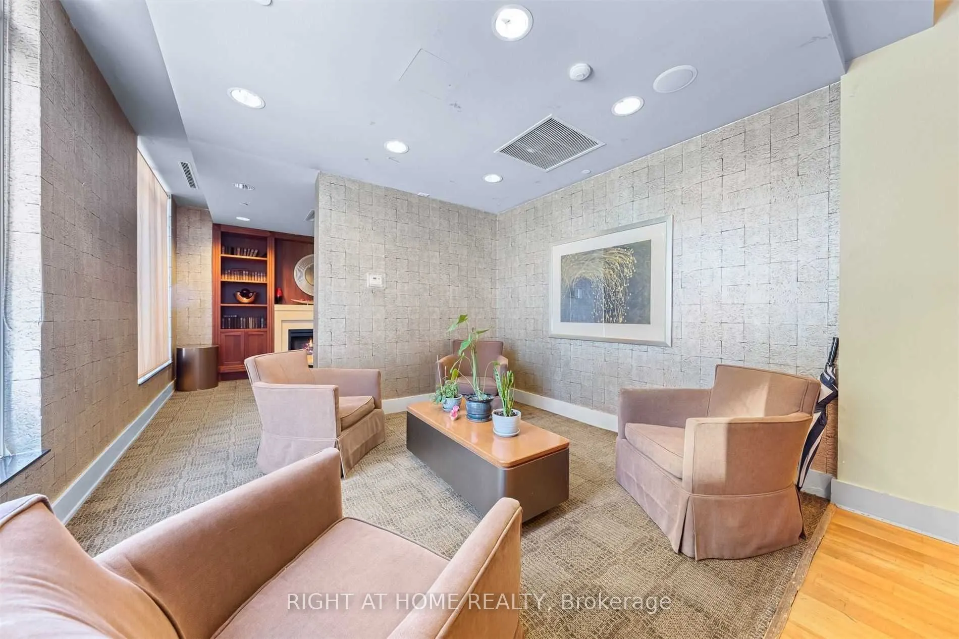 21 Hillcrest Avenue #901