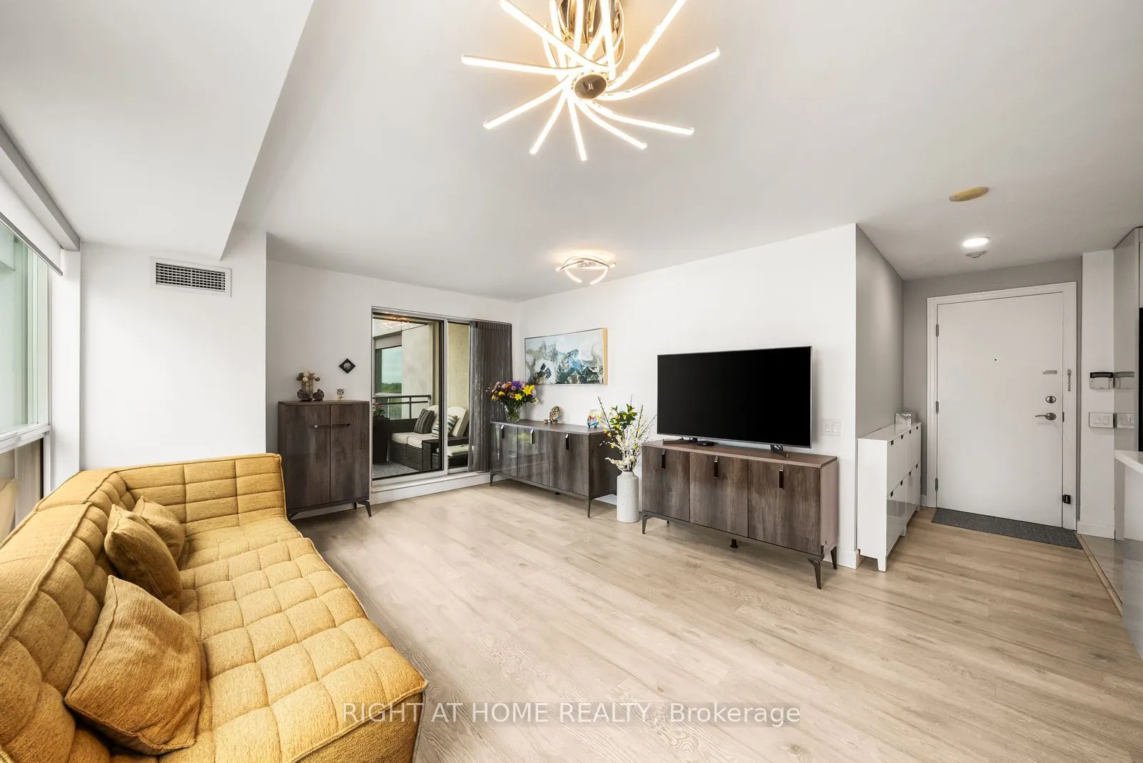 21 Hillcrest Avenue #901