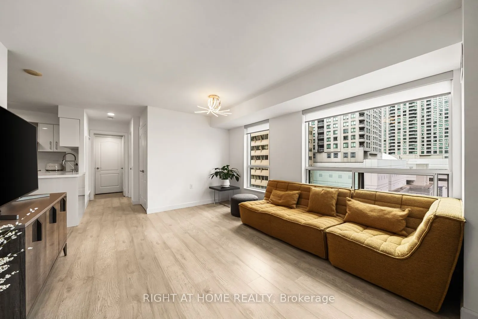 21 Hillcrest Avenue #901