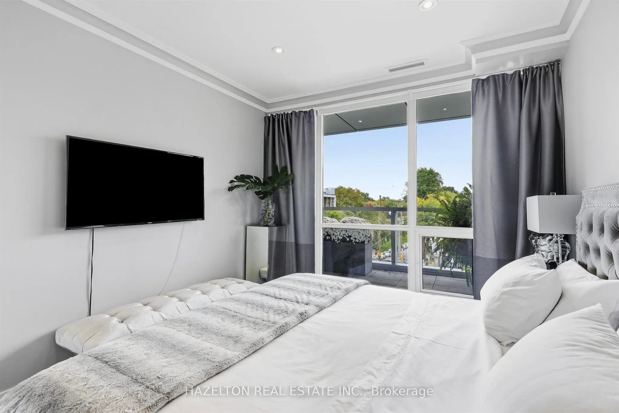 170 Avenue Road #206