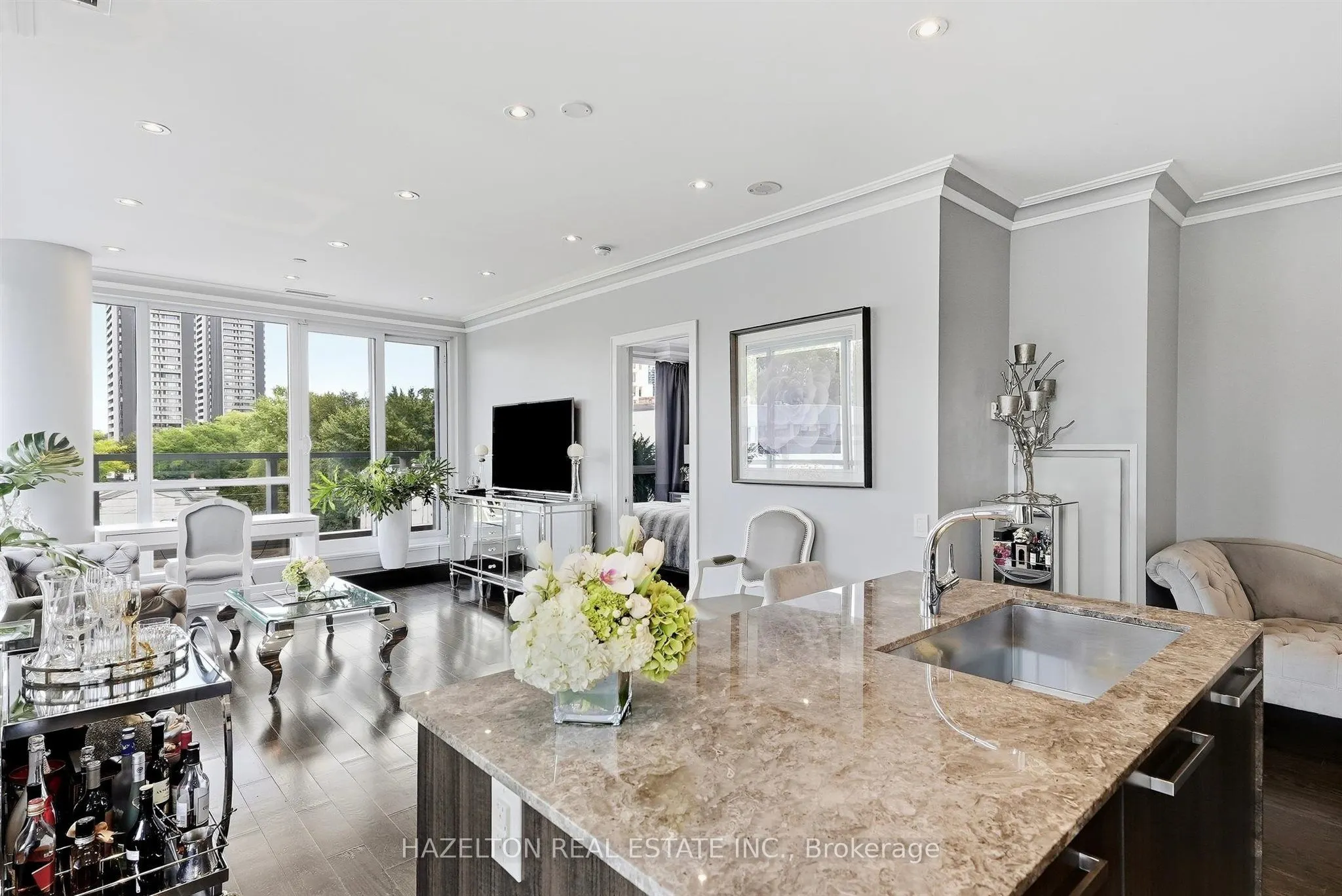 170 Avenue Road #206