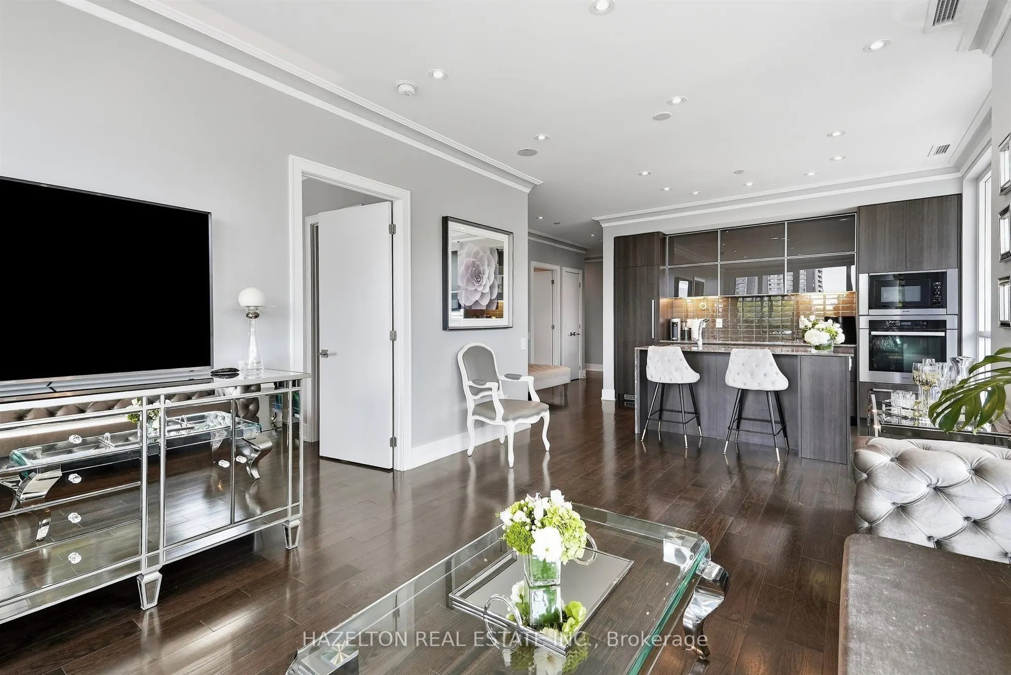 170 Avenue Road #206