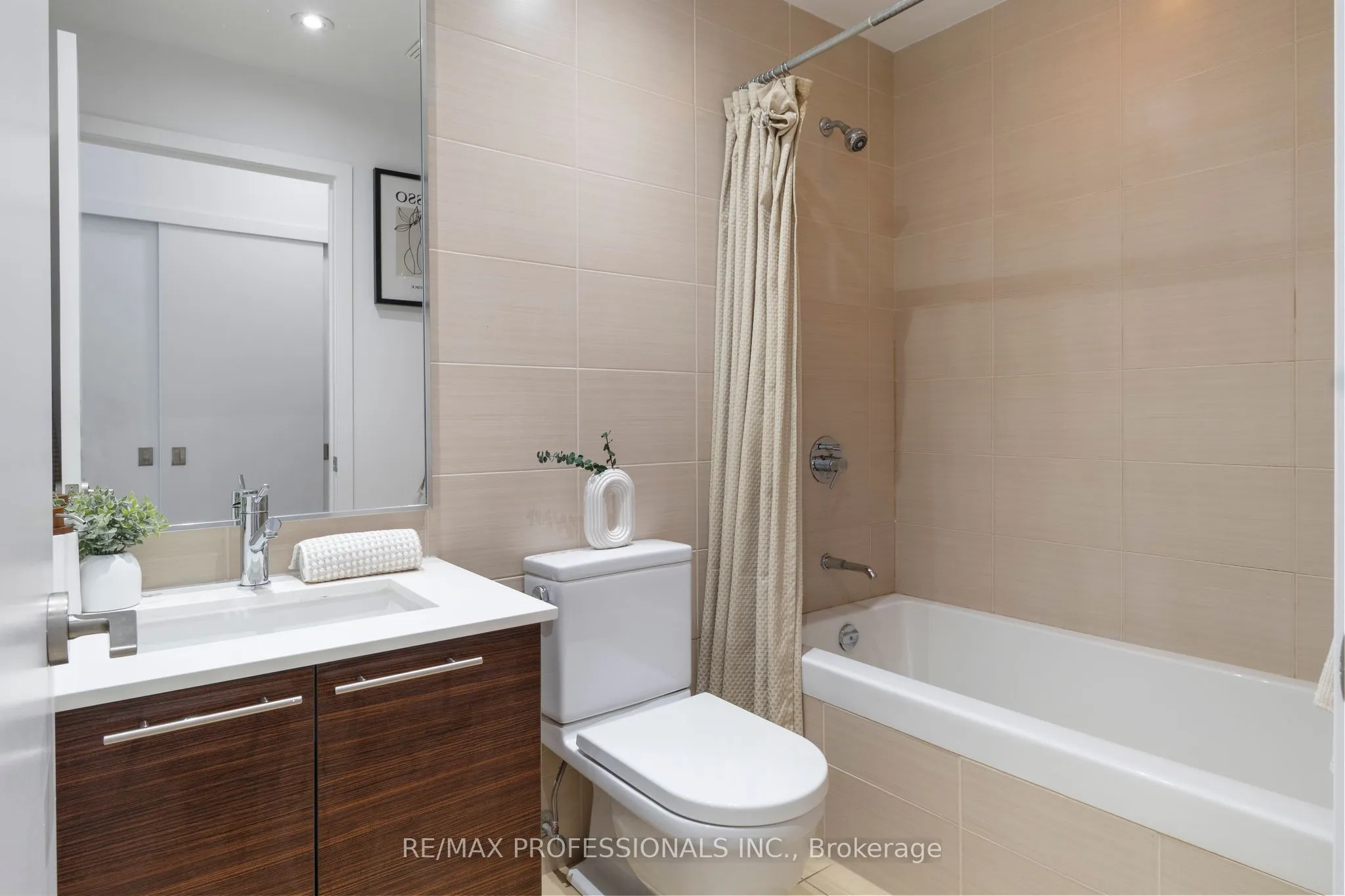 3 Market Street #422