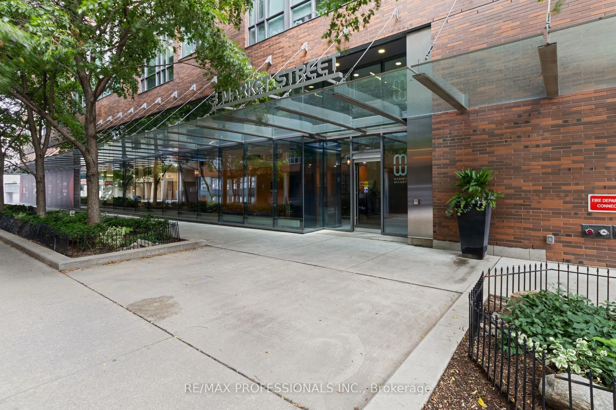 3 Market Street #422