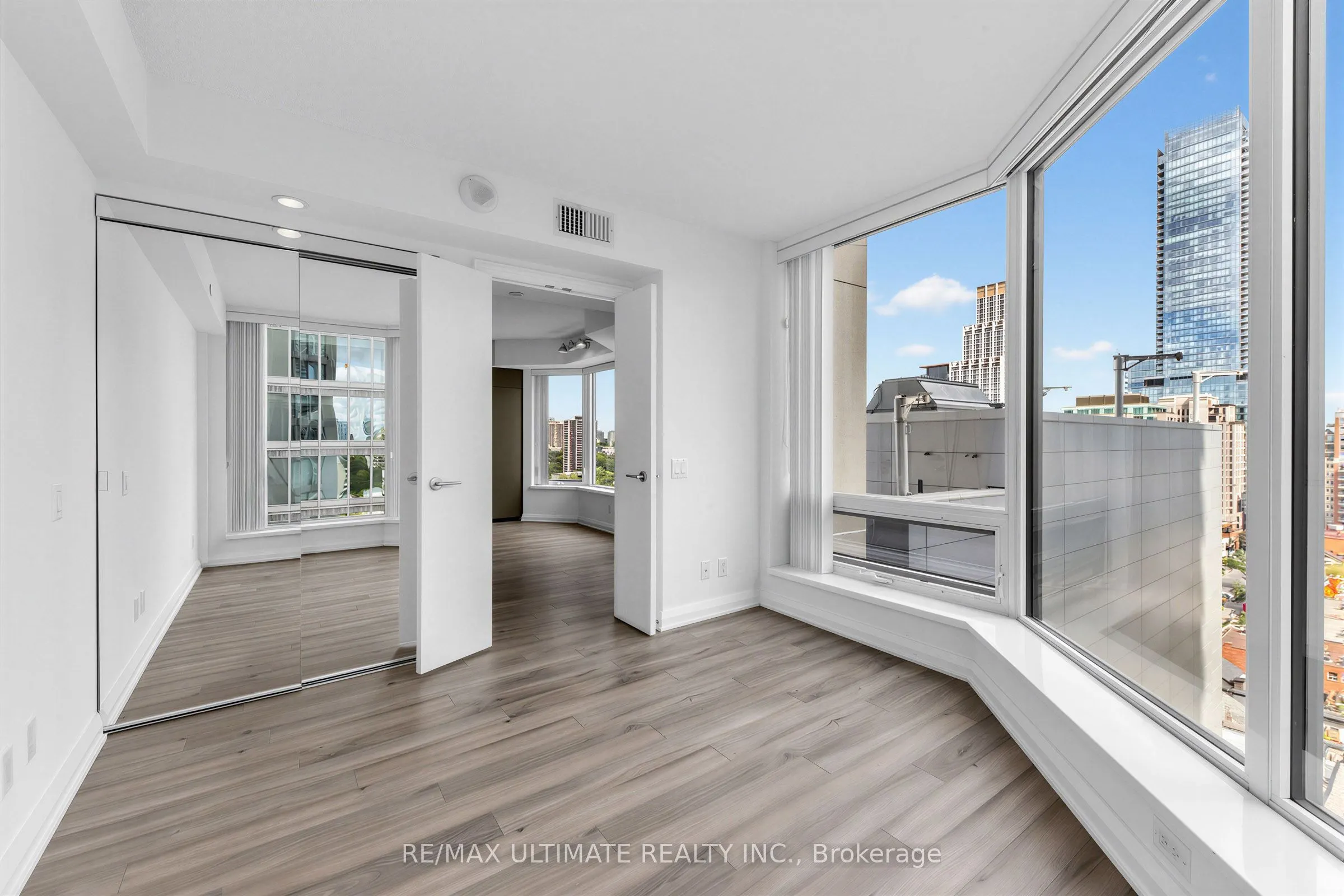 155 Yorkville Avenue #1607