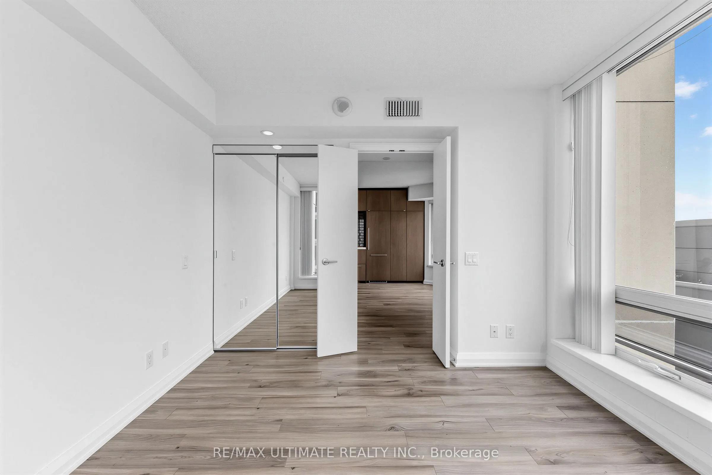 155 Yorkville Avenue #1607