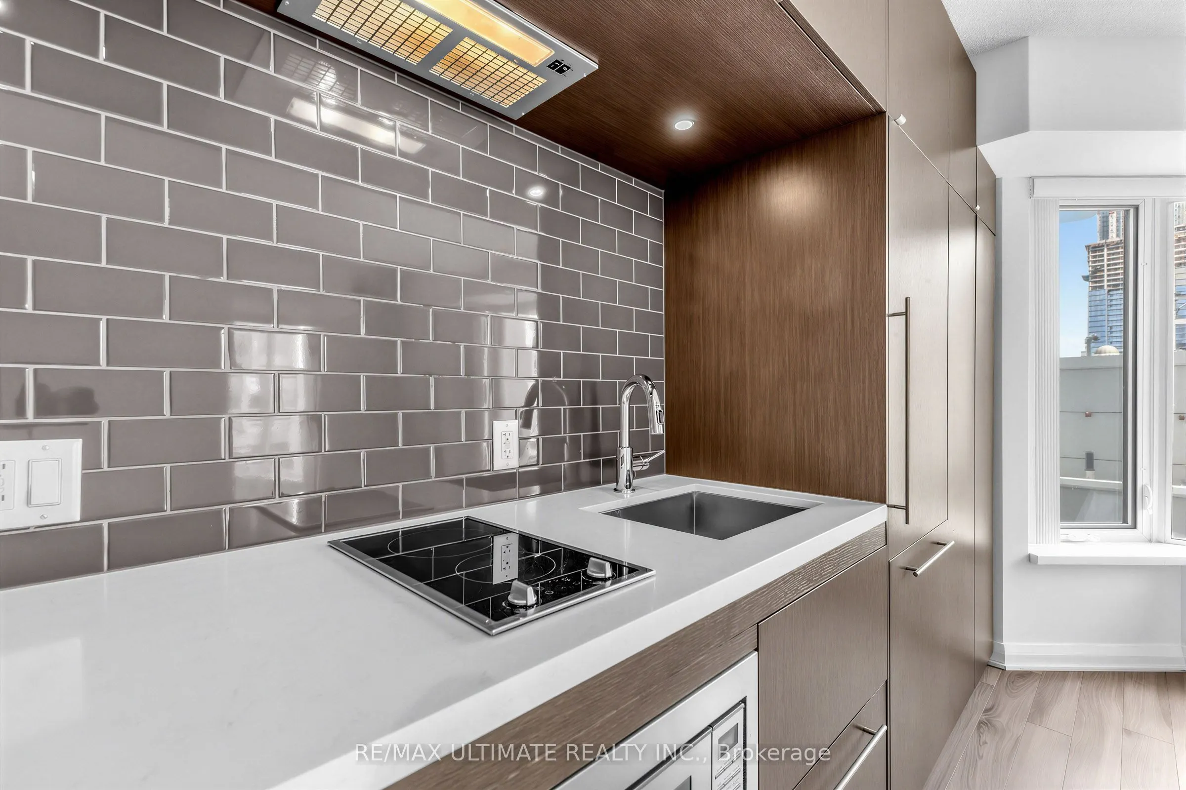 155 Yorkville Avenue #1607