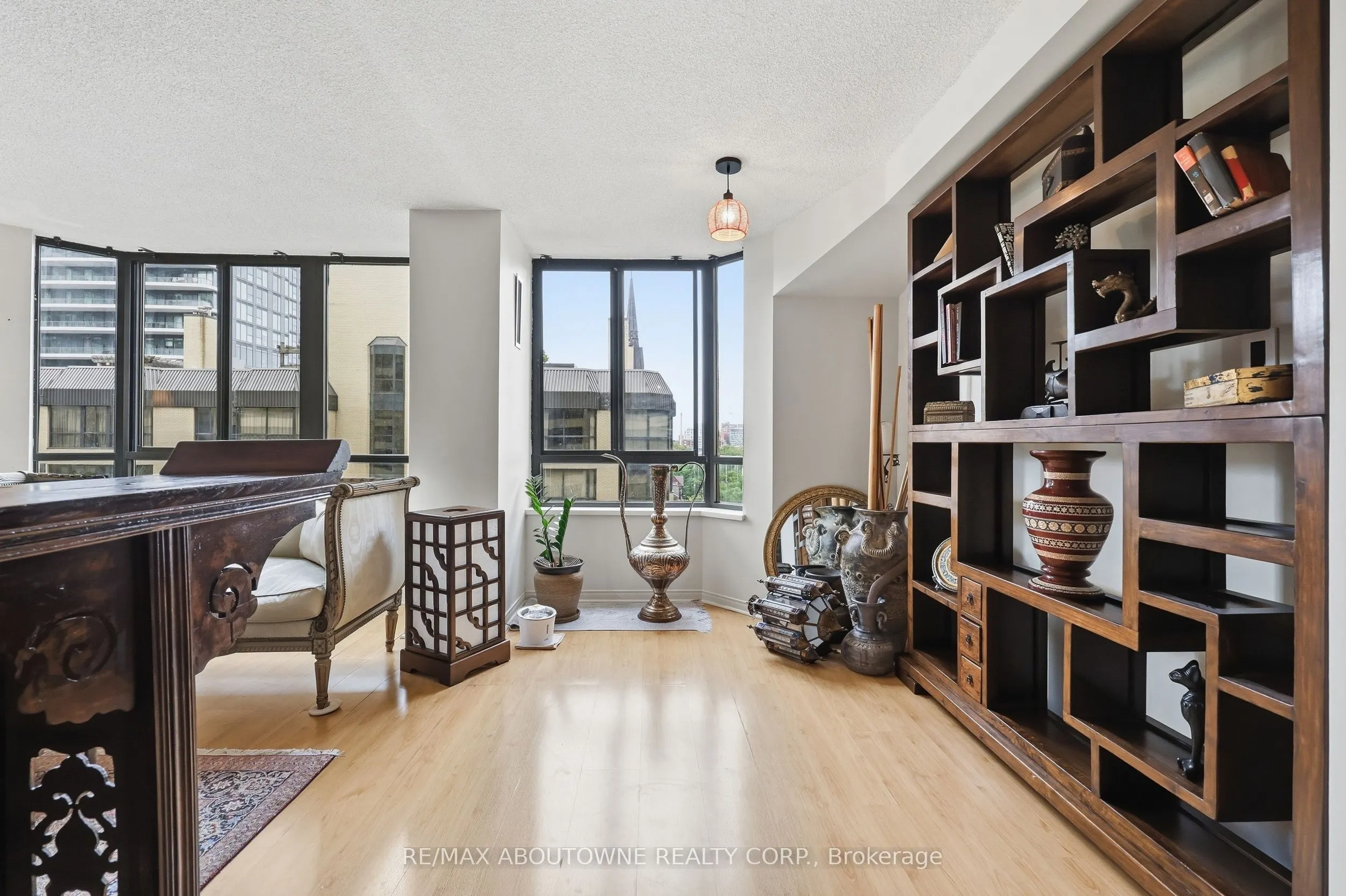 280 Simcoe Street #1003