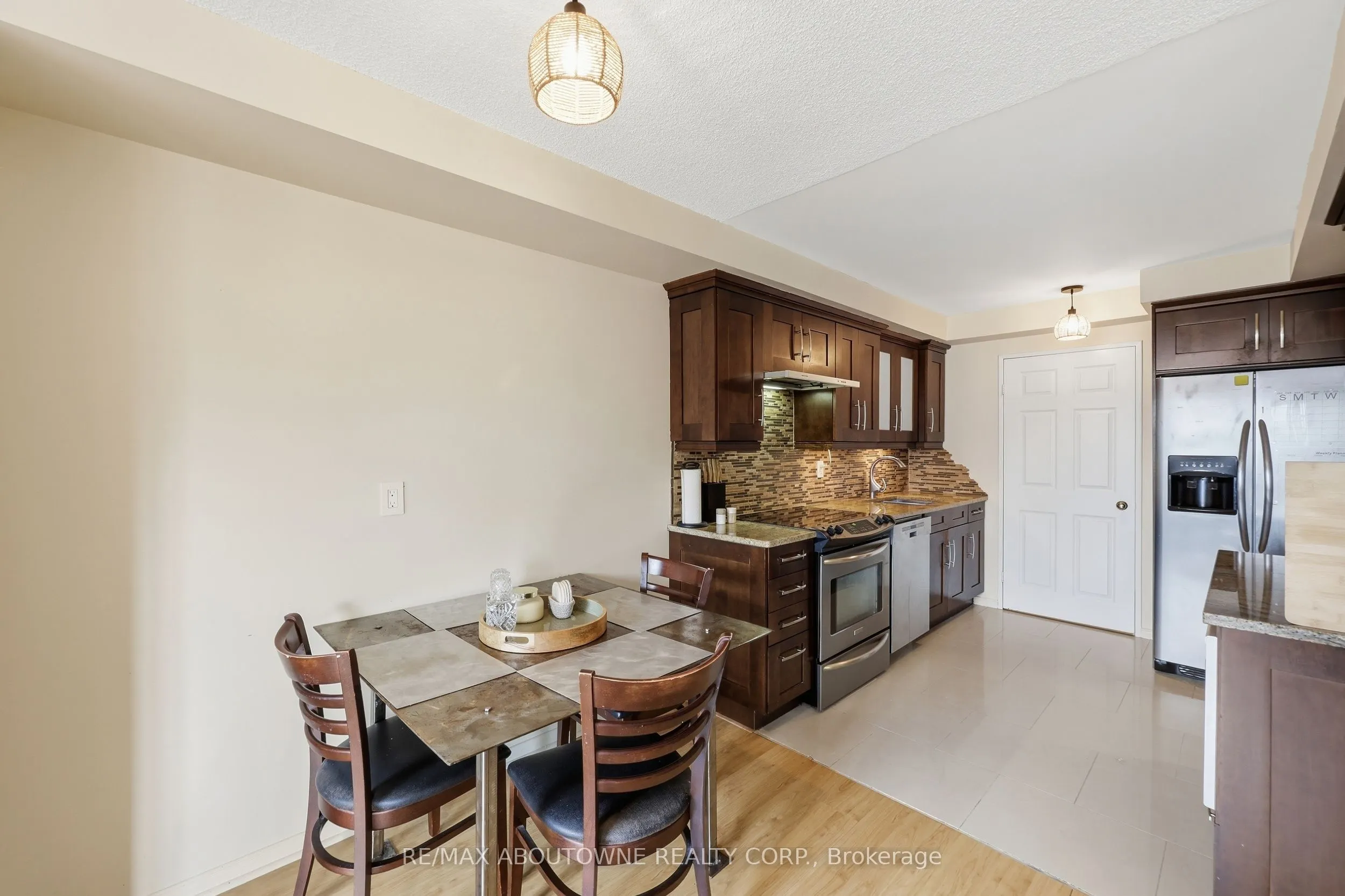 280 Simcoe Street #1003