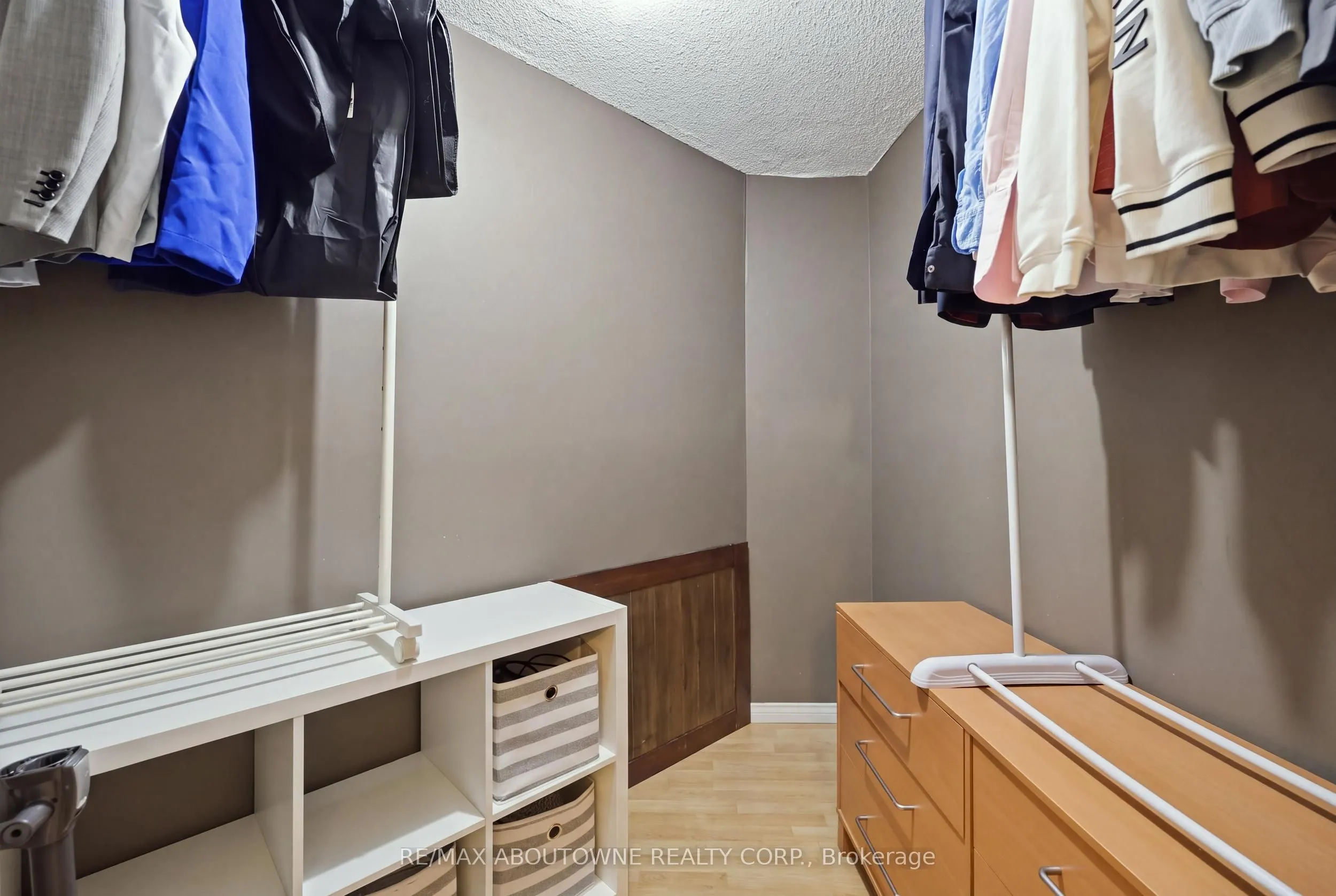 280 Simcoe Street #1003
