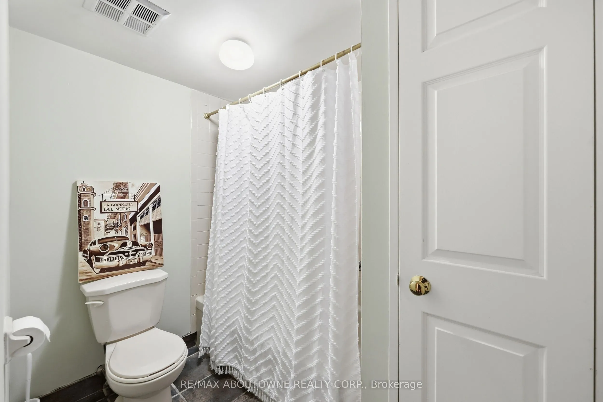 280 Simcoe Street #1003