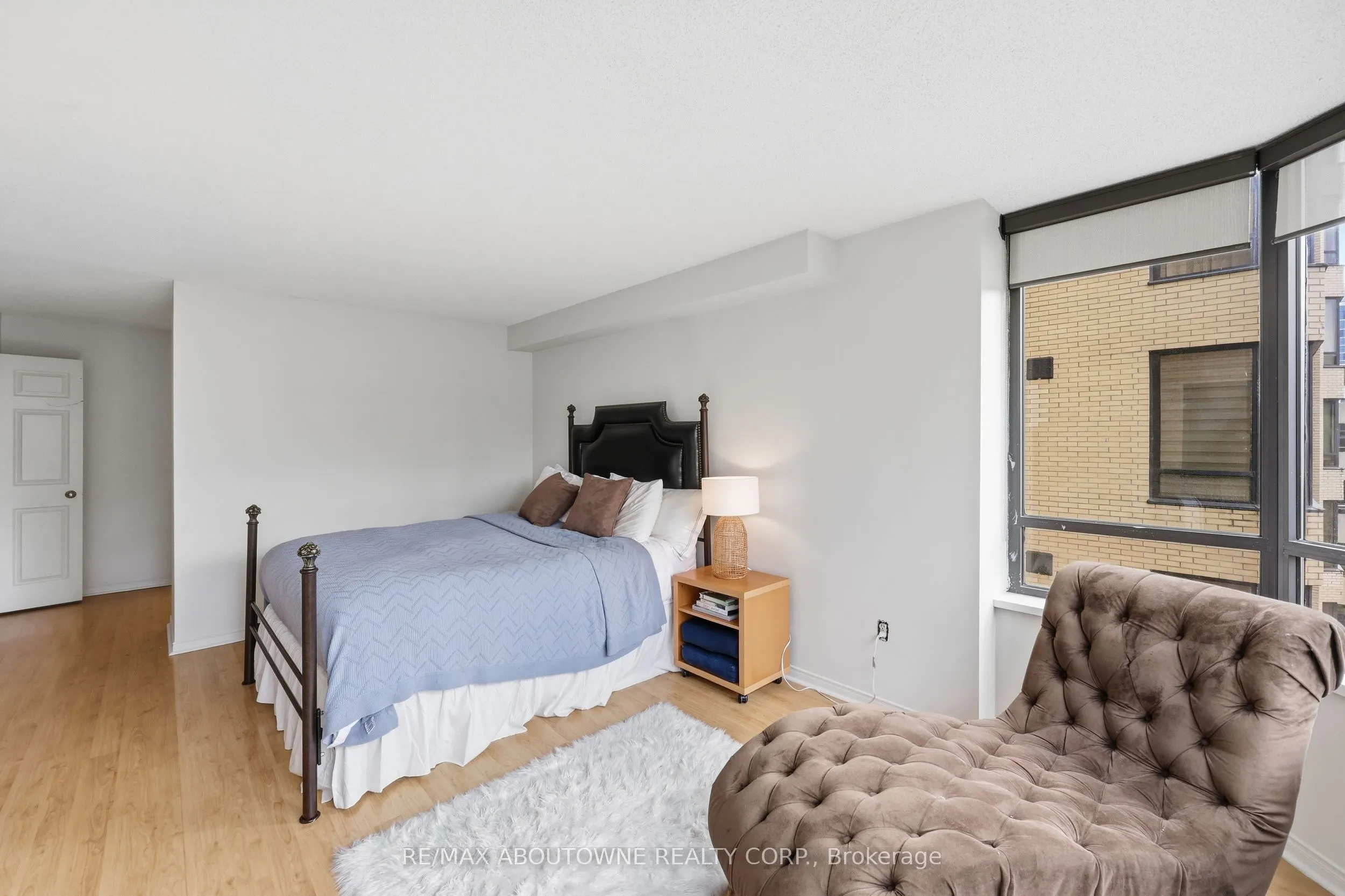 280 Simcoe Street #1003