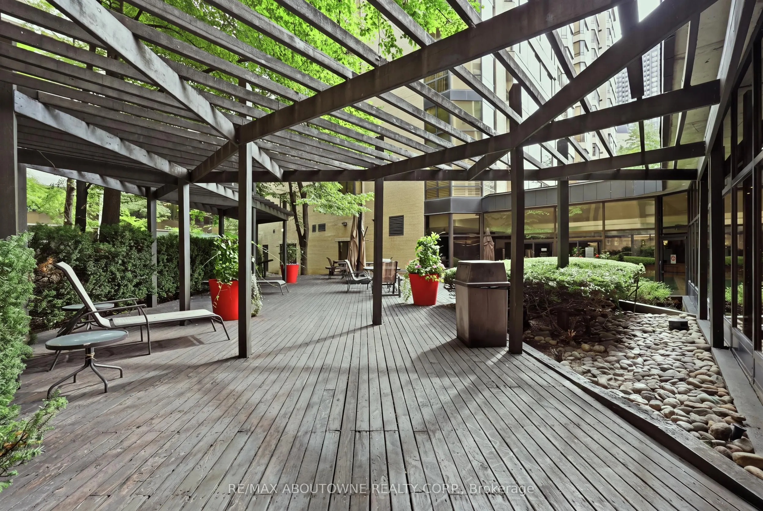 280 Simcoe Street #1003