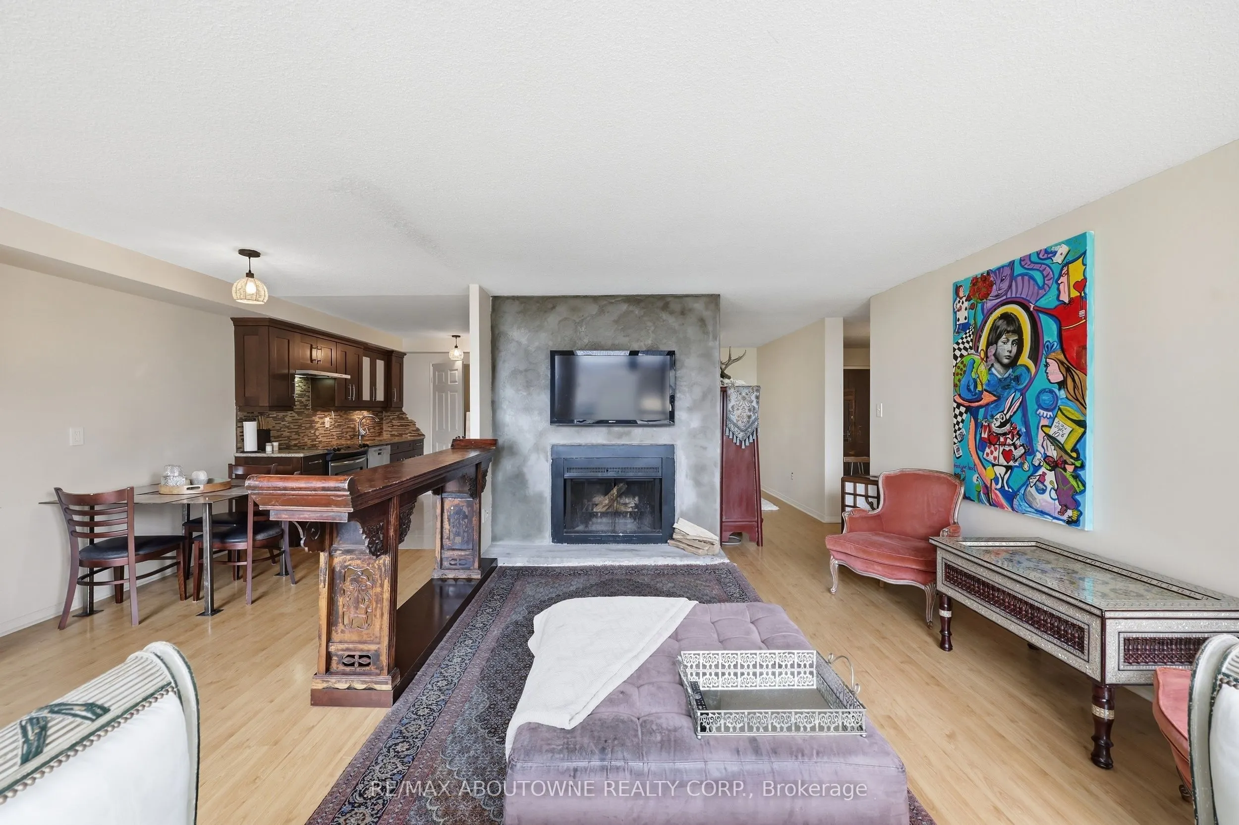 280 Simcoe Street #1003
