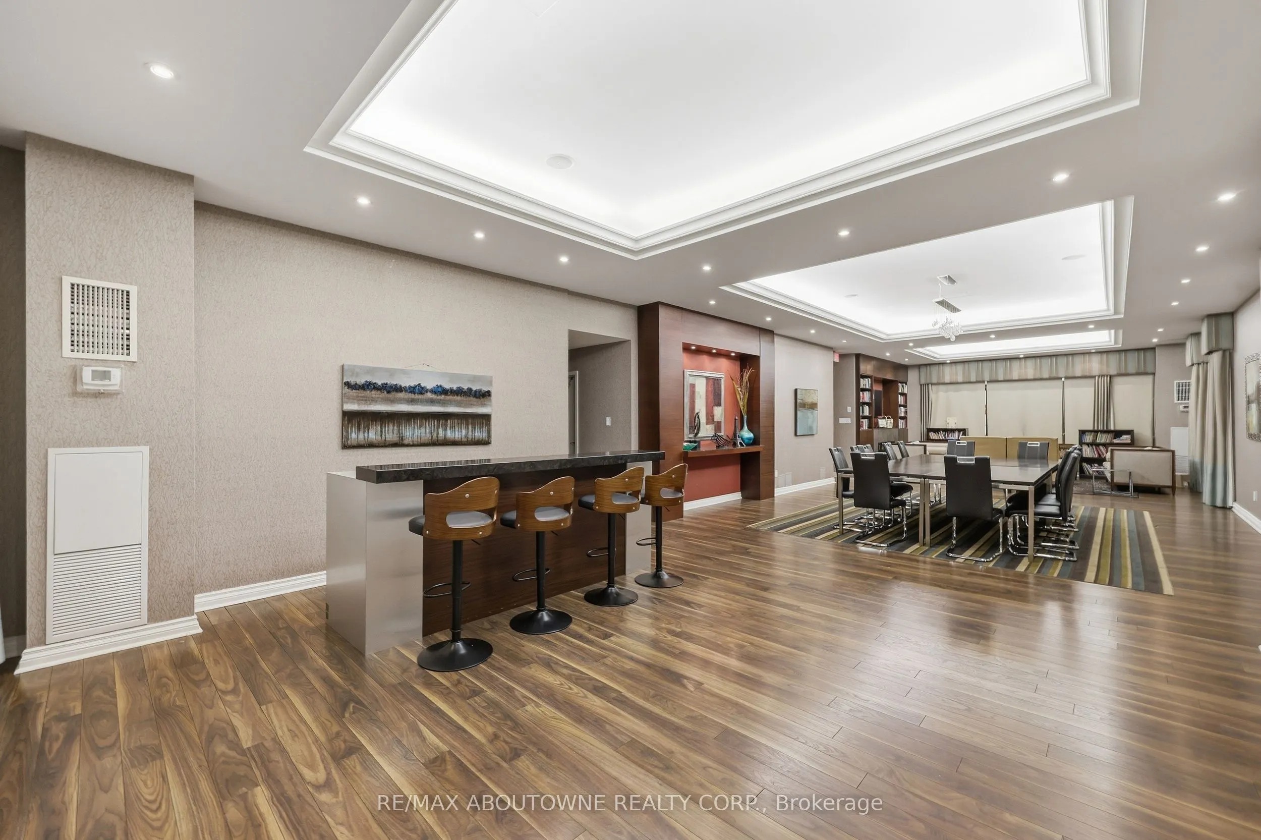 280 Simcoe Street #1003