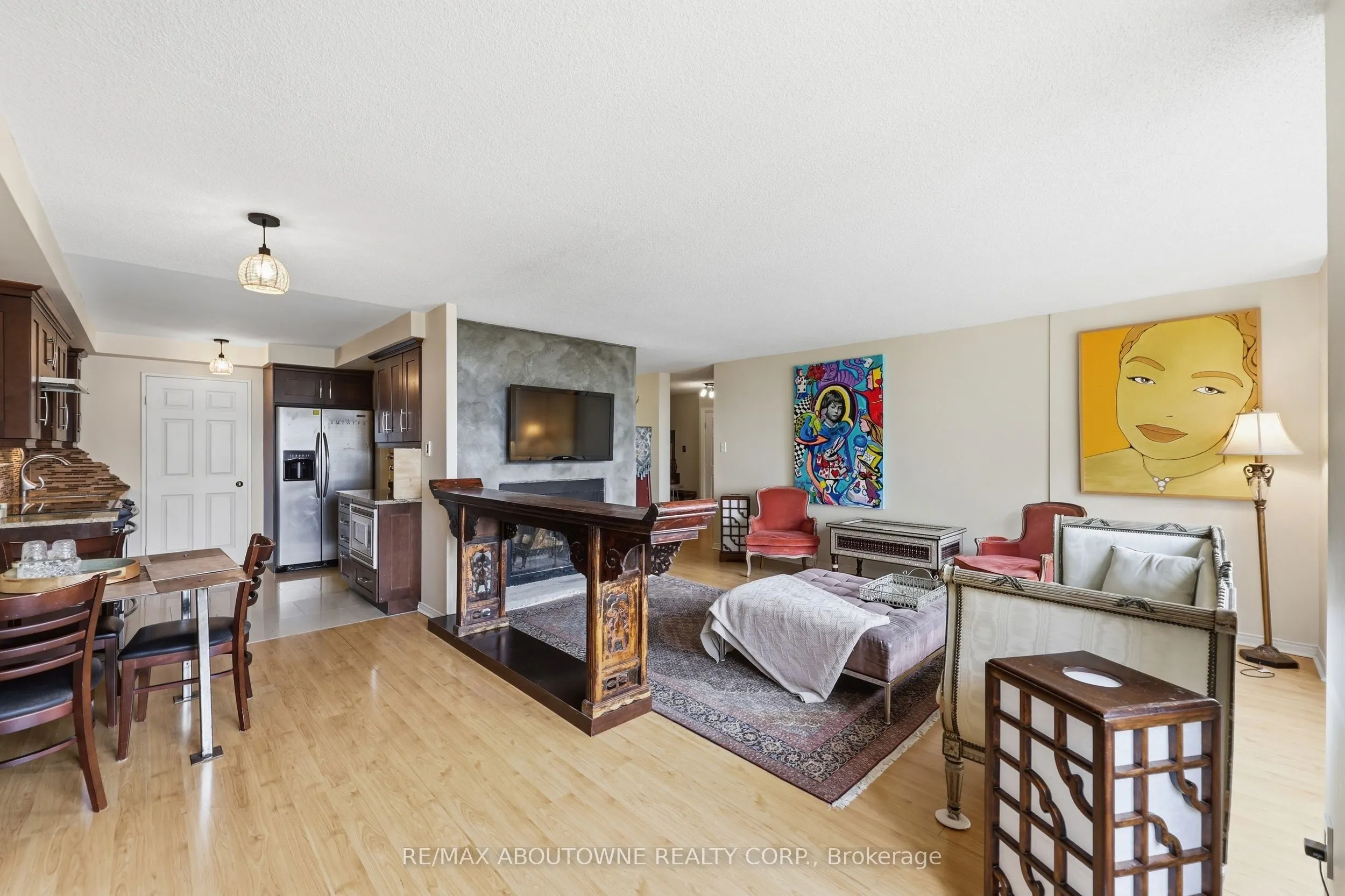 280 Simcoe Street #1003