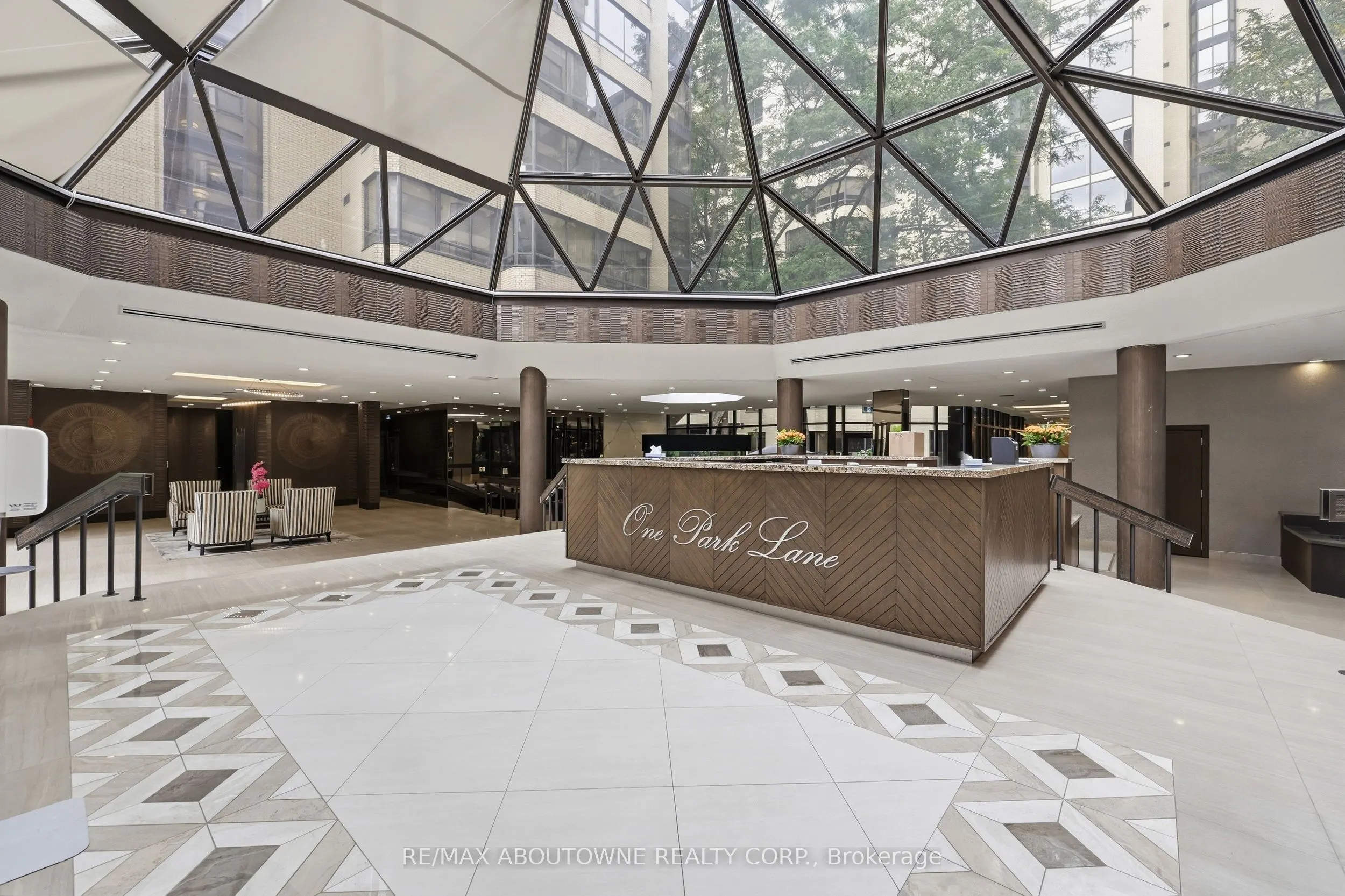 280 Simcoe Street #1003
