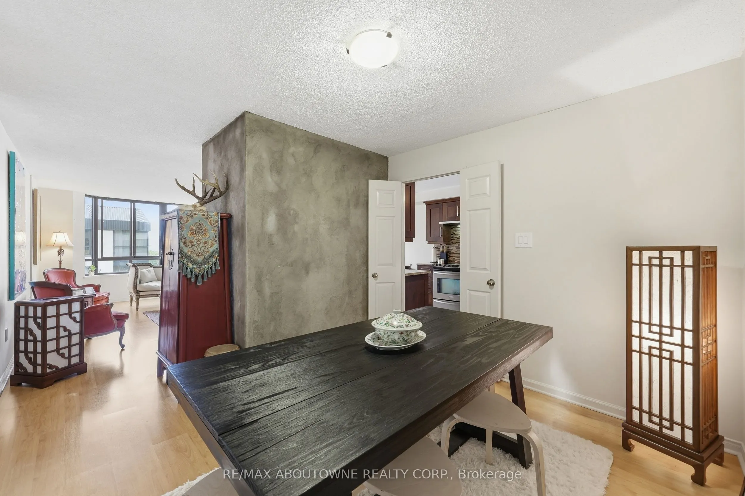 280 Simcoe Street #1003