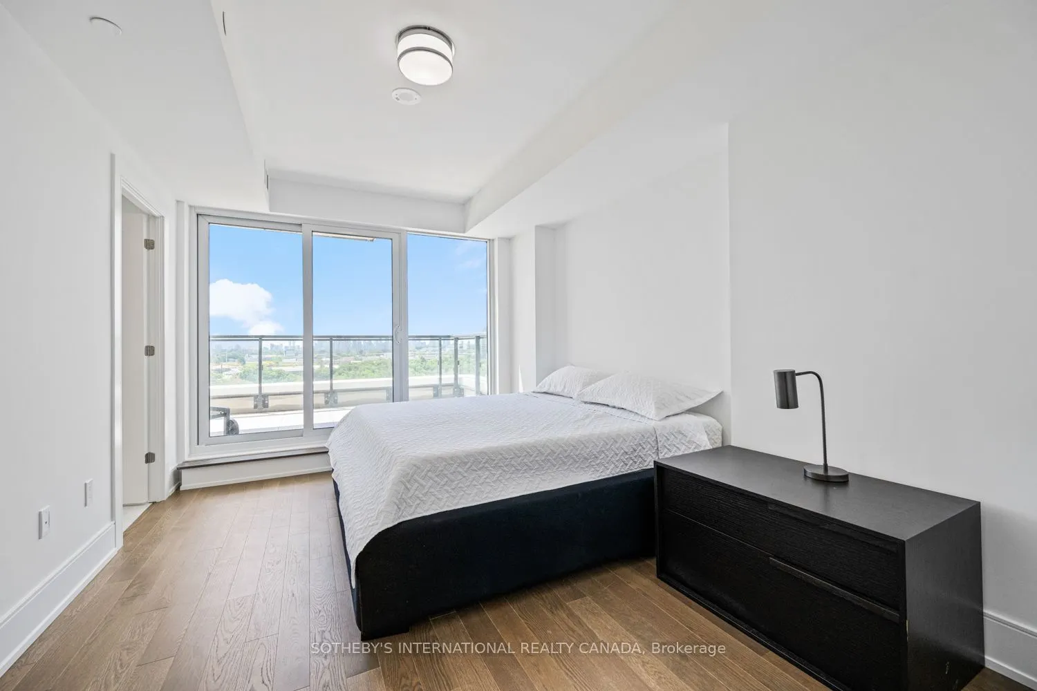 30 Inn on the Park Drive #1109
