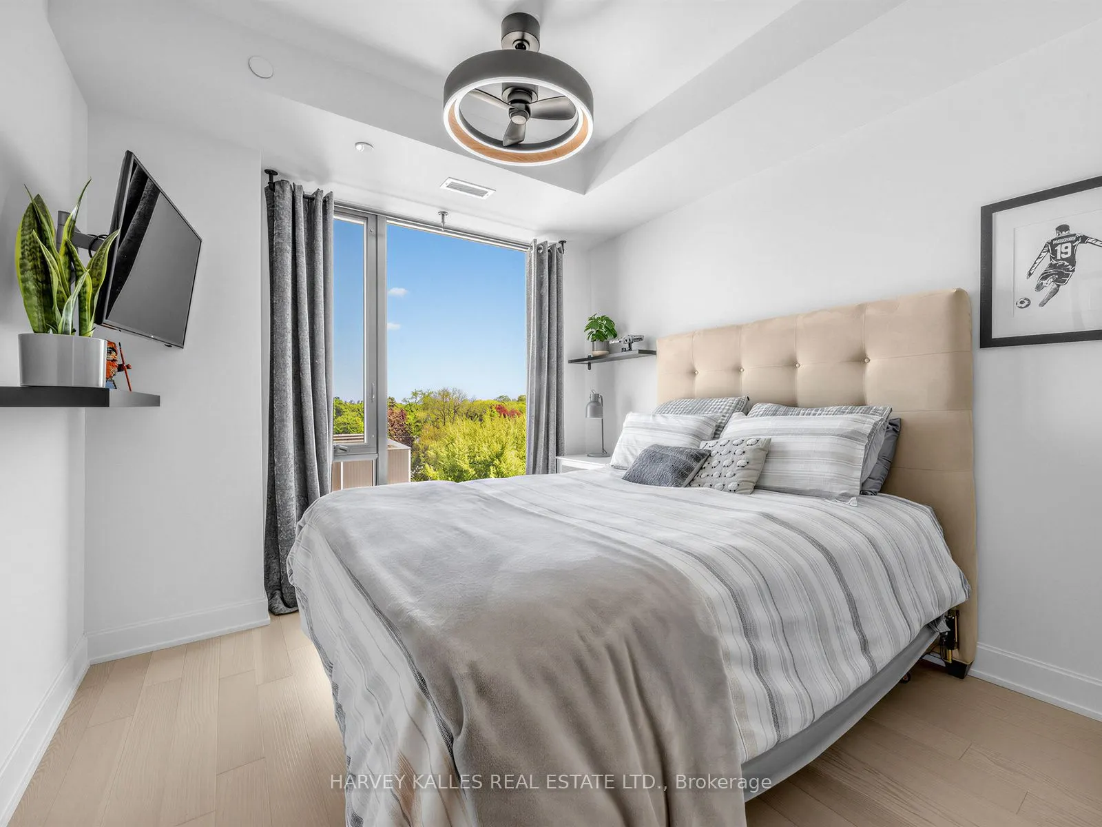 1 Strathgowan Avenue #605