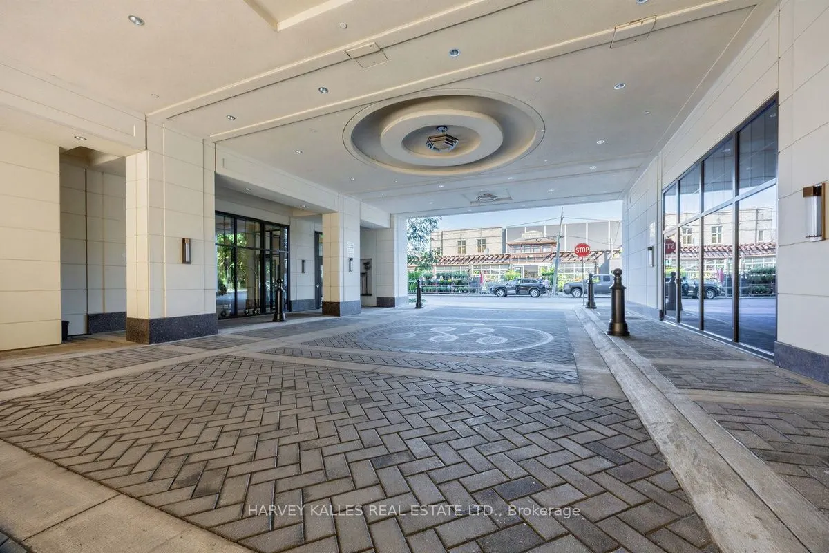 1 Strathgowan Avenue #605