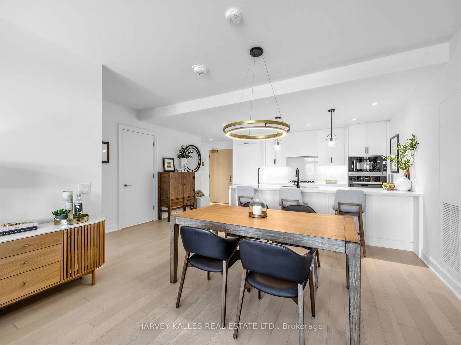 1 Strathgowan Avenue #605