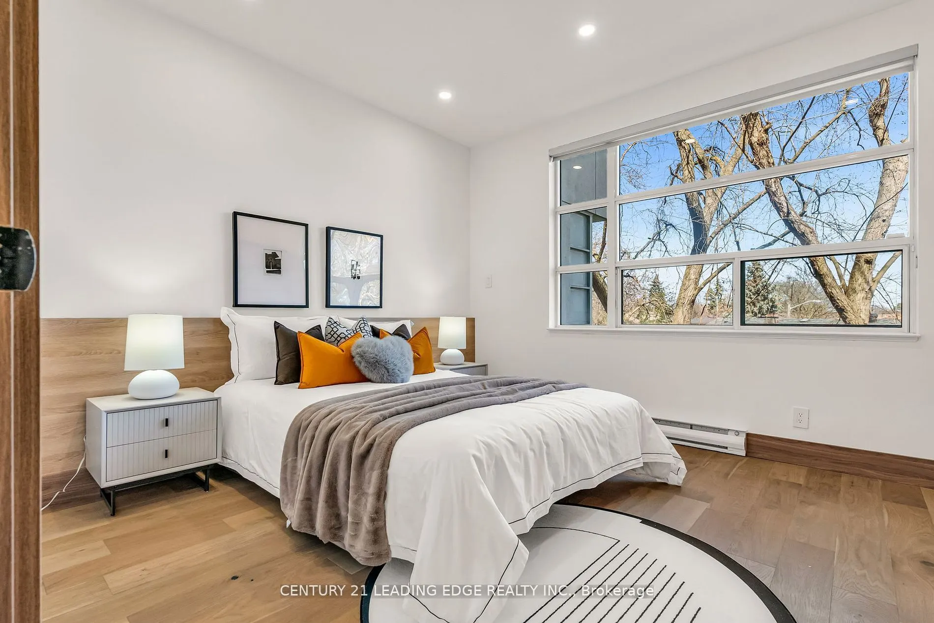 1 Watergarden Way #208