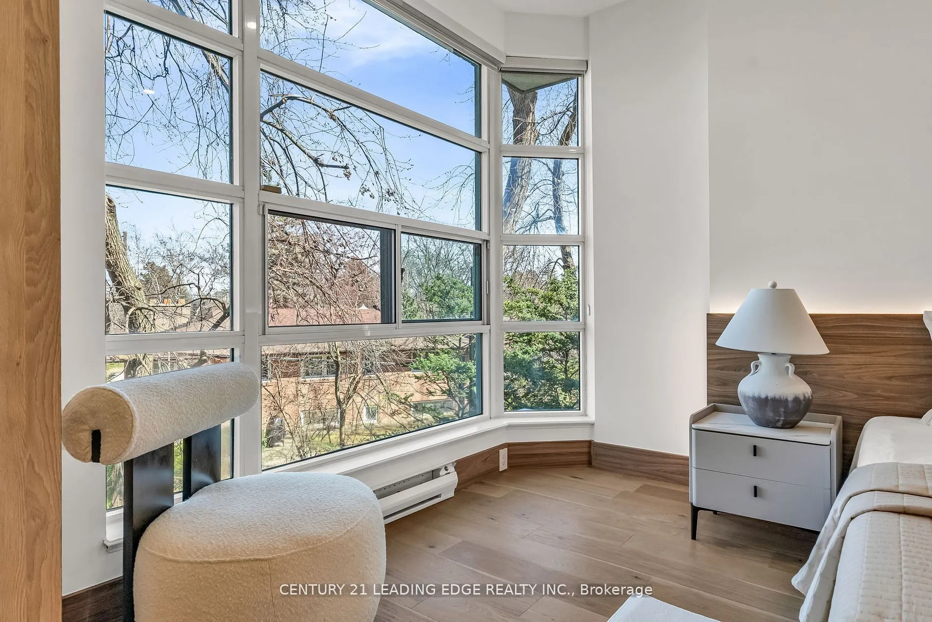 1 Watergarden Way #208