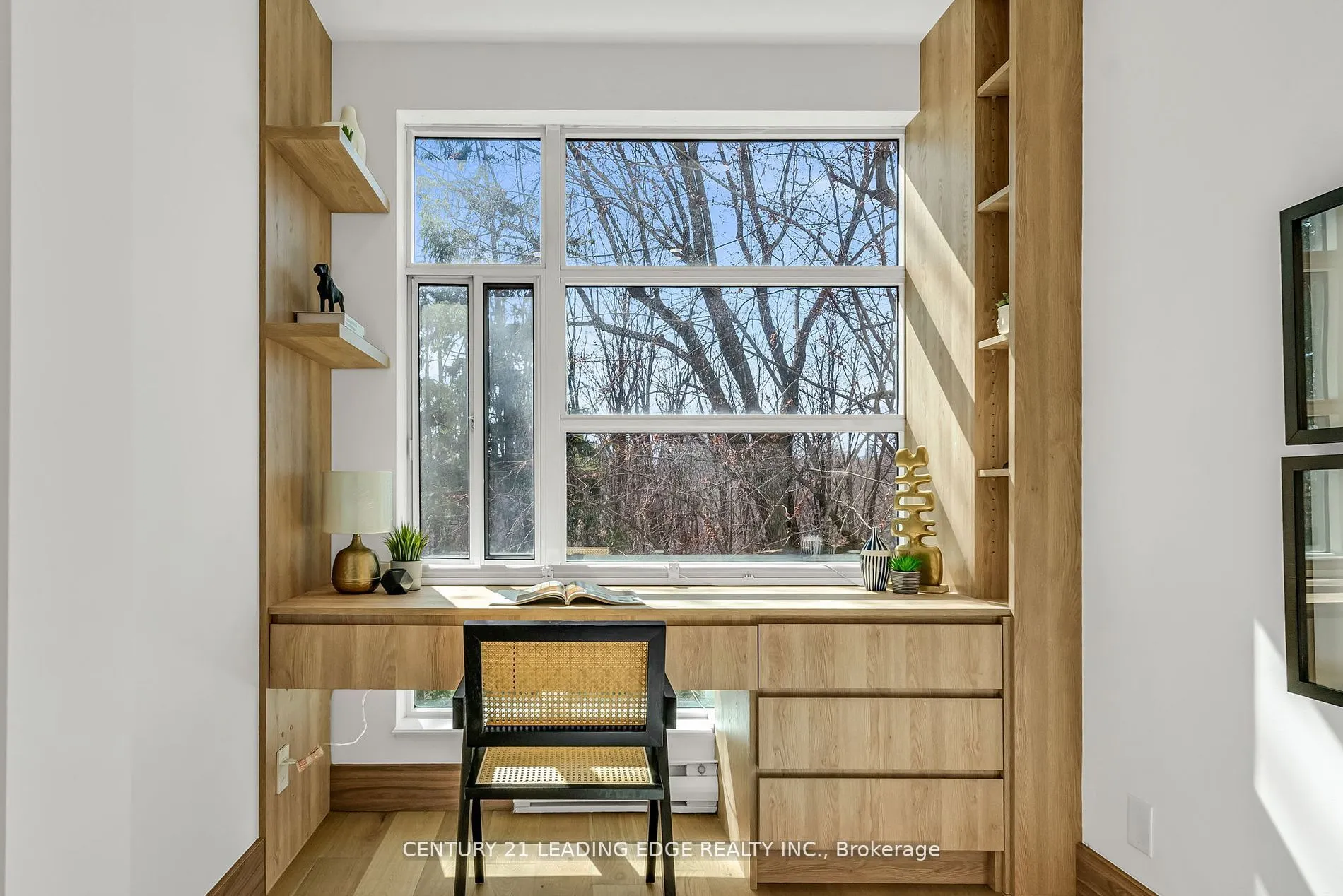 1 Watergarden Way #208