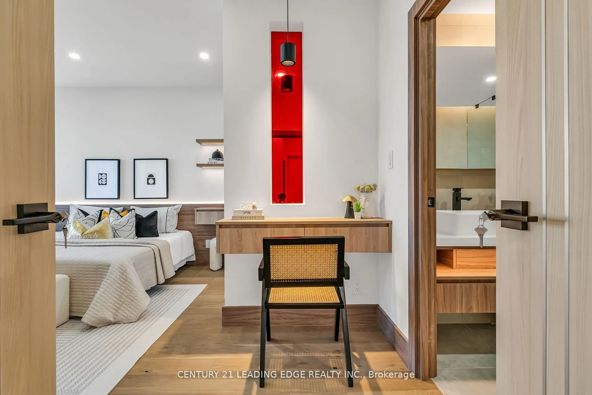 1 Watergarden Way #208