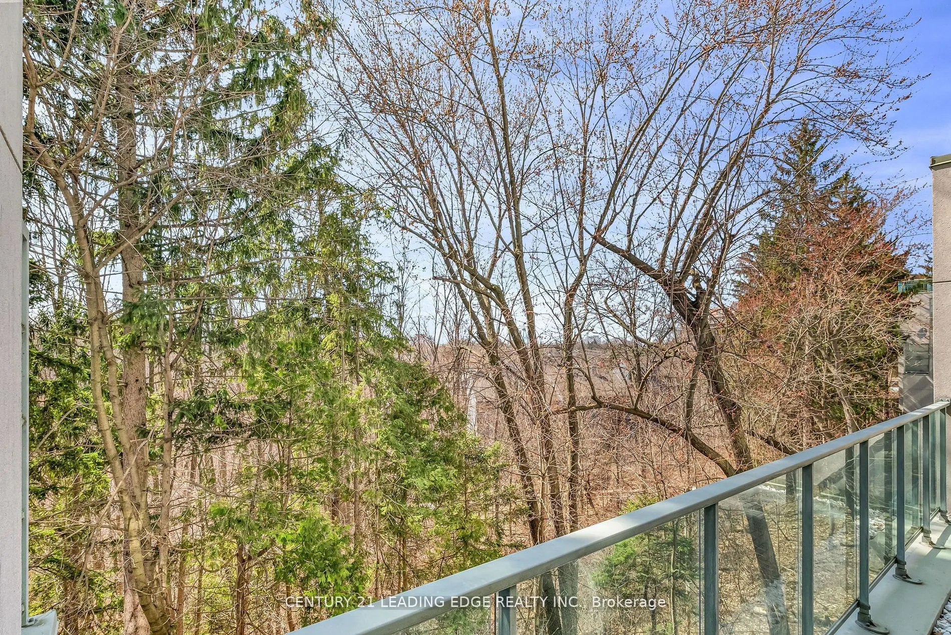 1 Watergarden Way #208