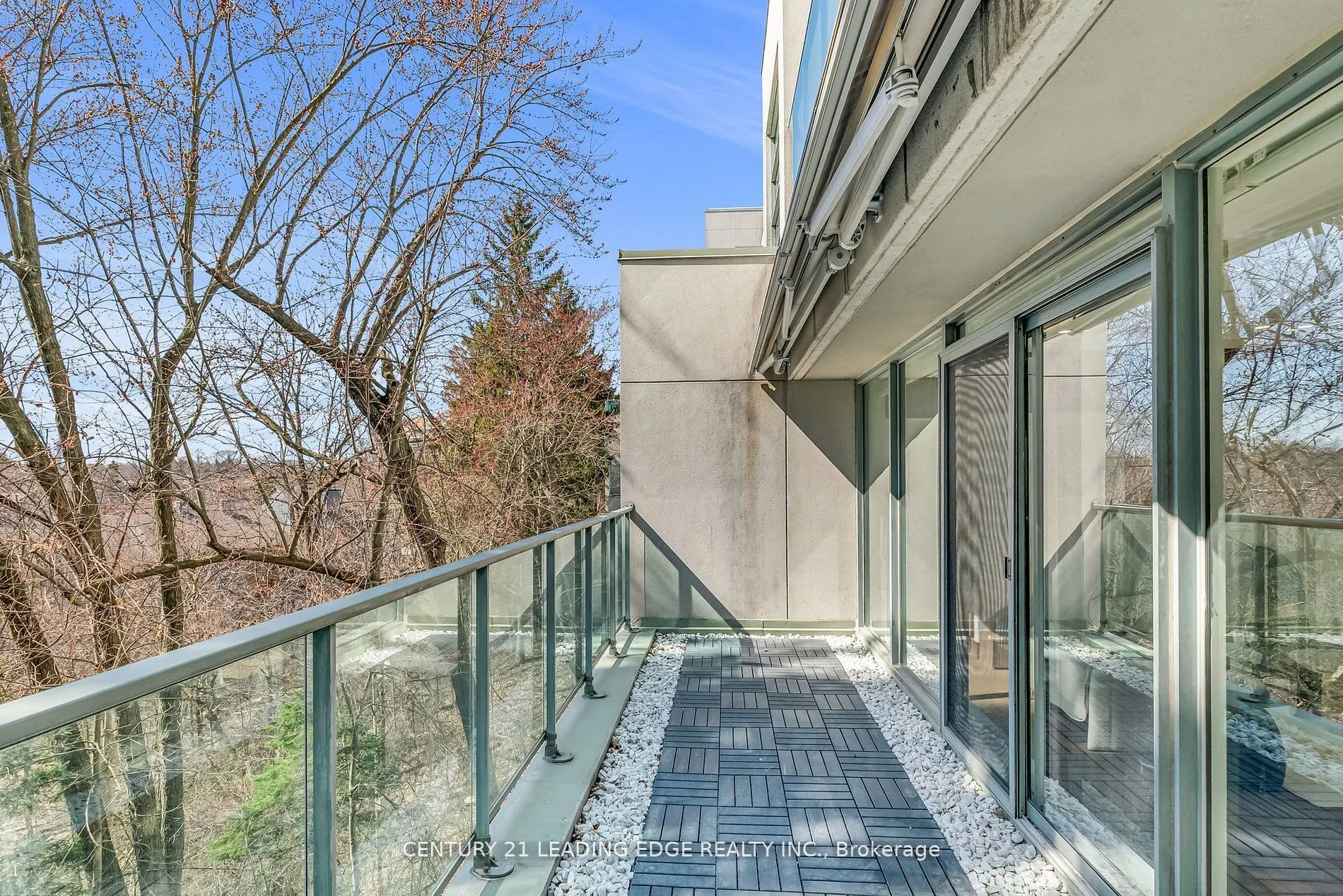 1 Watergarden Way #208