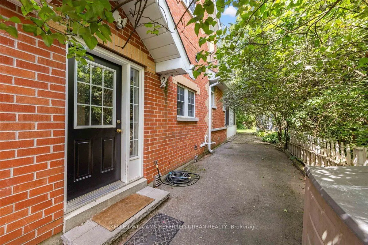62 Wentworth Avenue