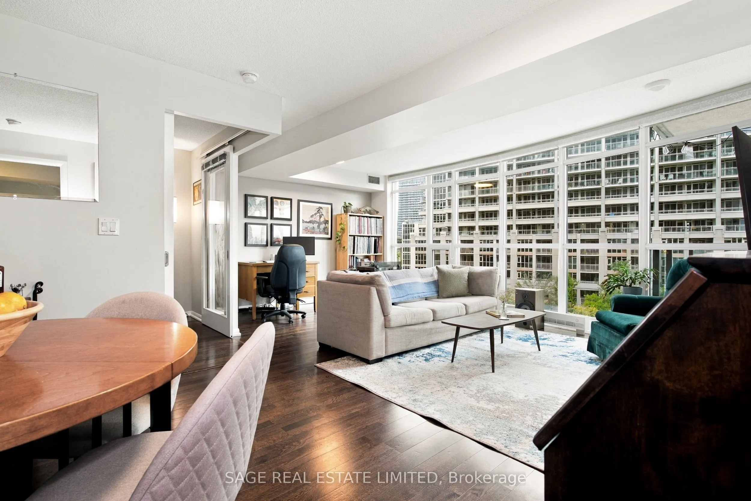 209 Fort York Boulevard #579