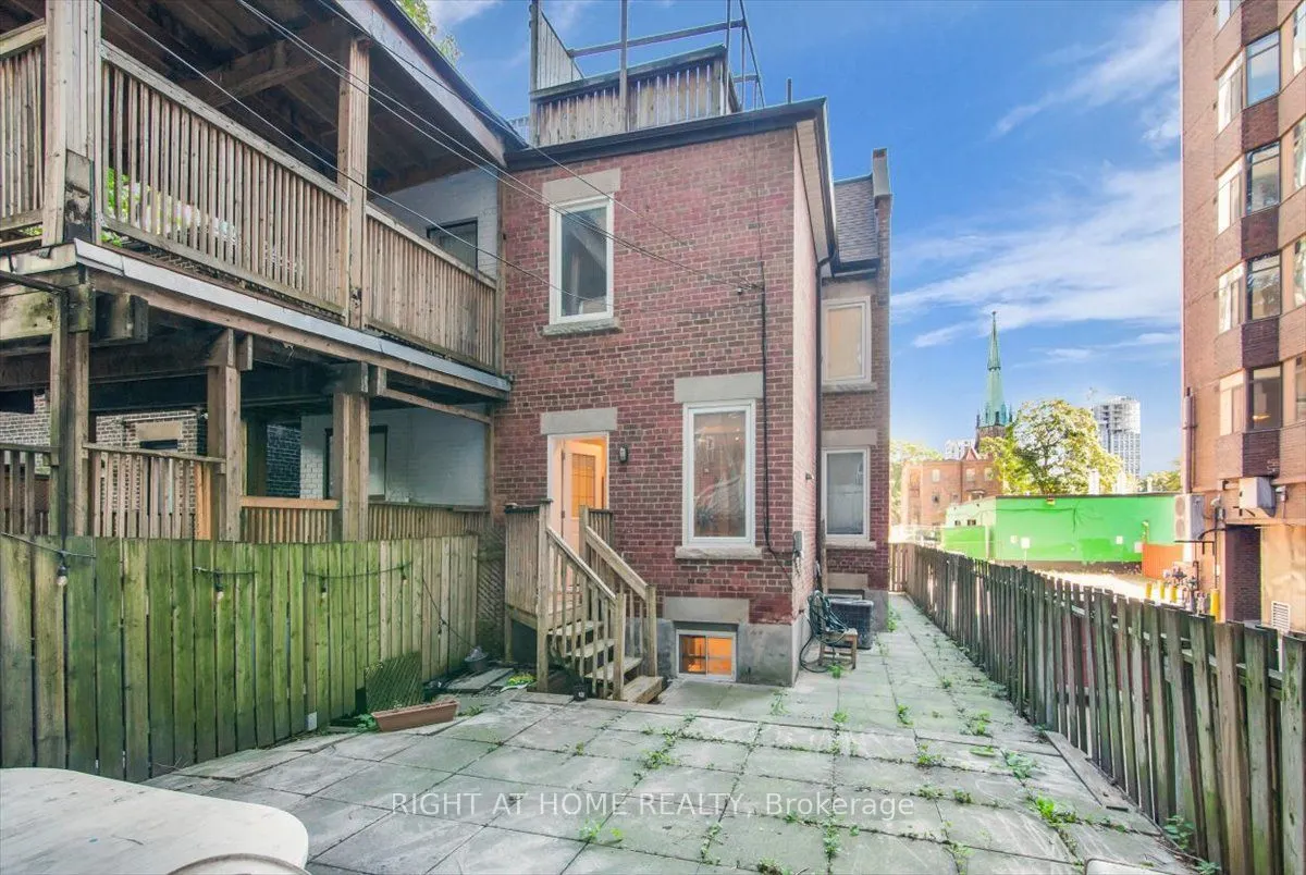 182 Mutual Street #Main & Lower