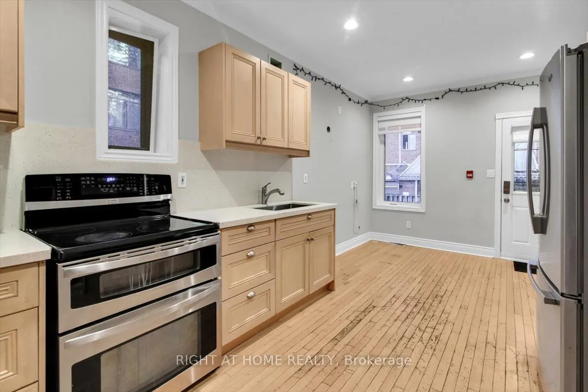 182 Mutual Street #Main & Lower