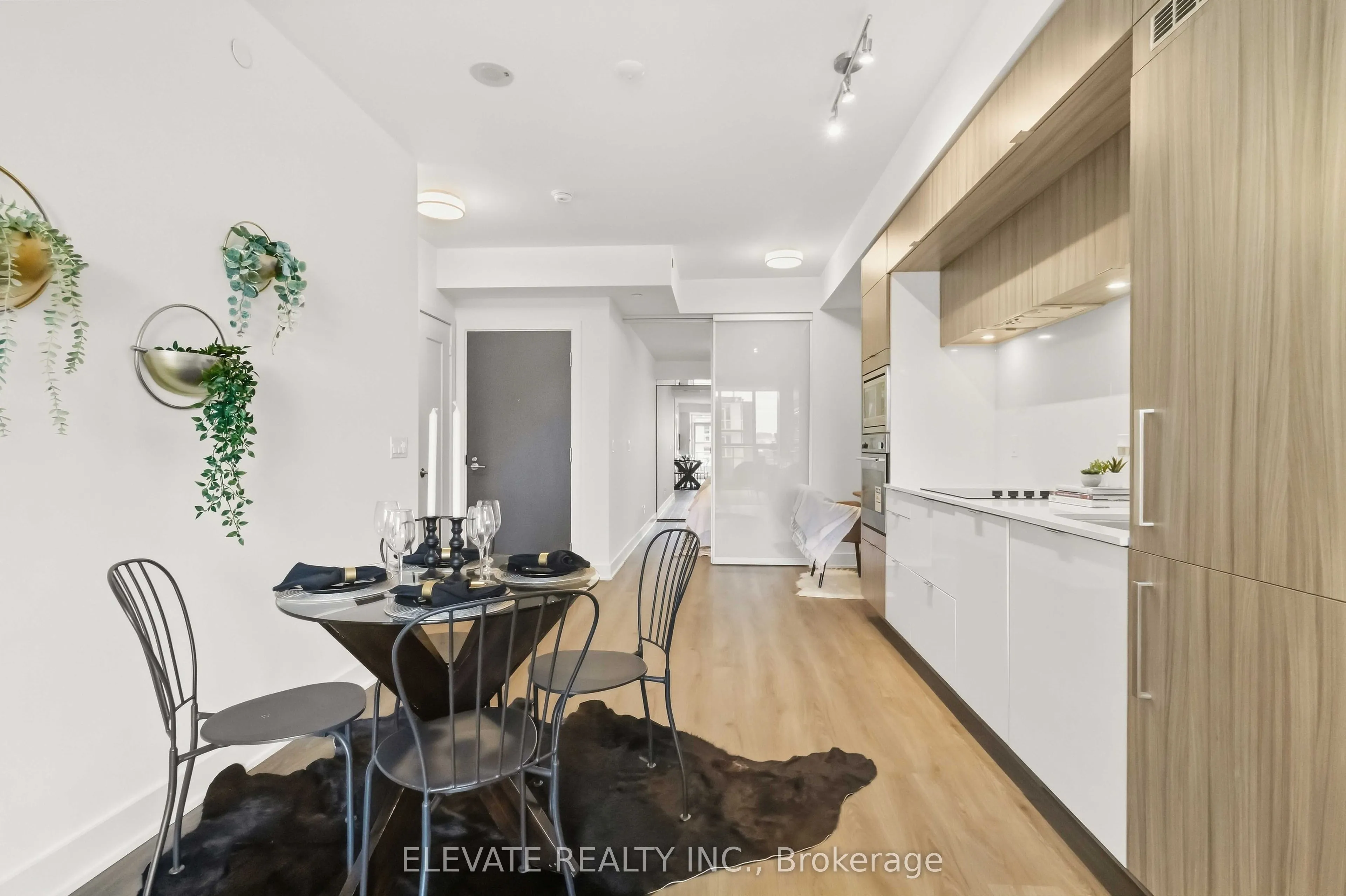 38 Cameron Street #828