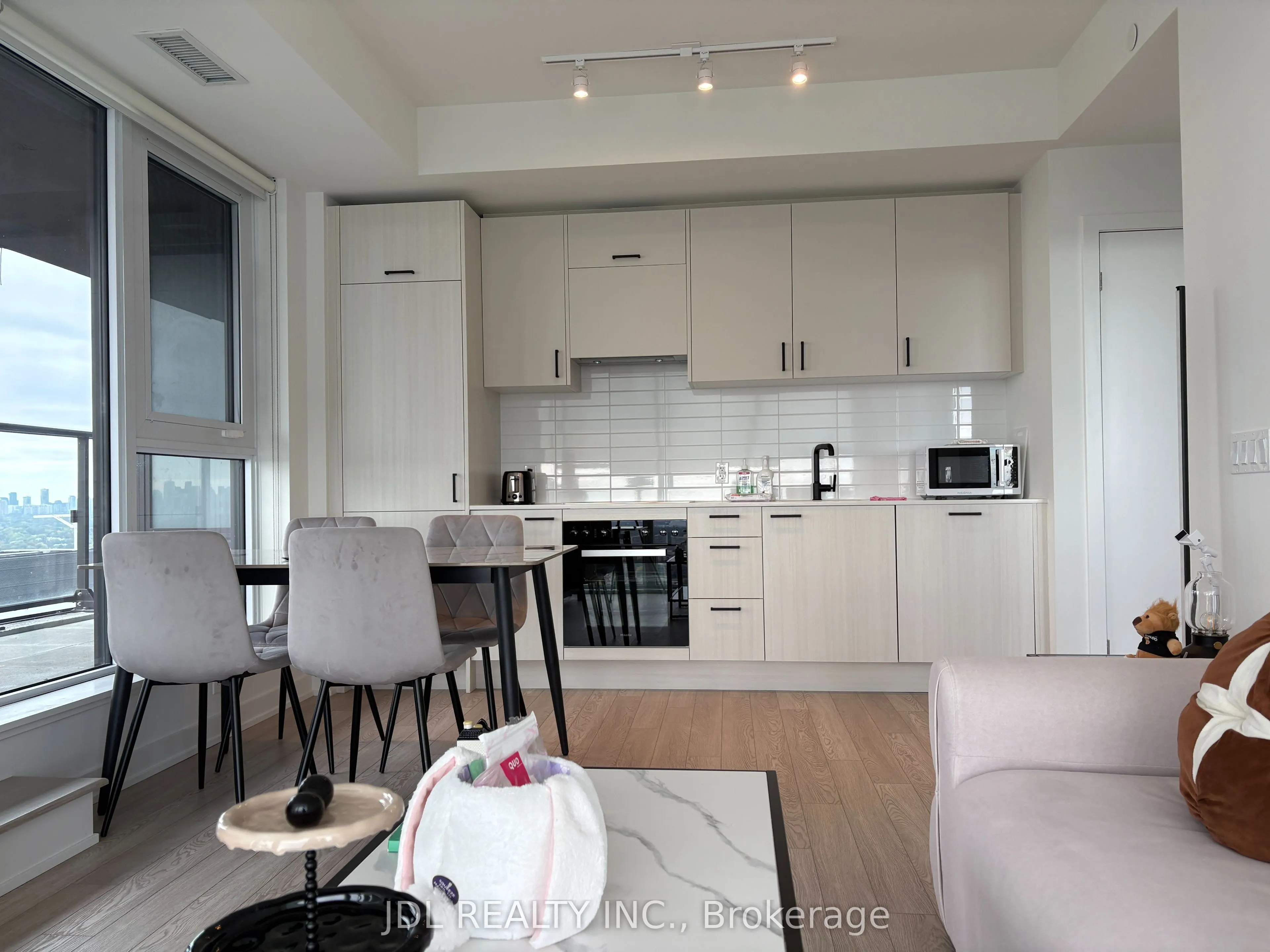 1 Quarrington Lane #3803