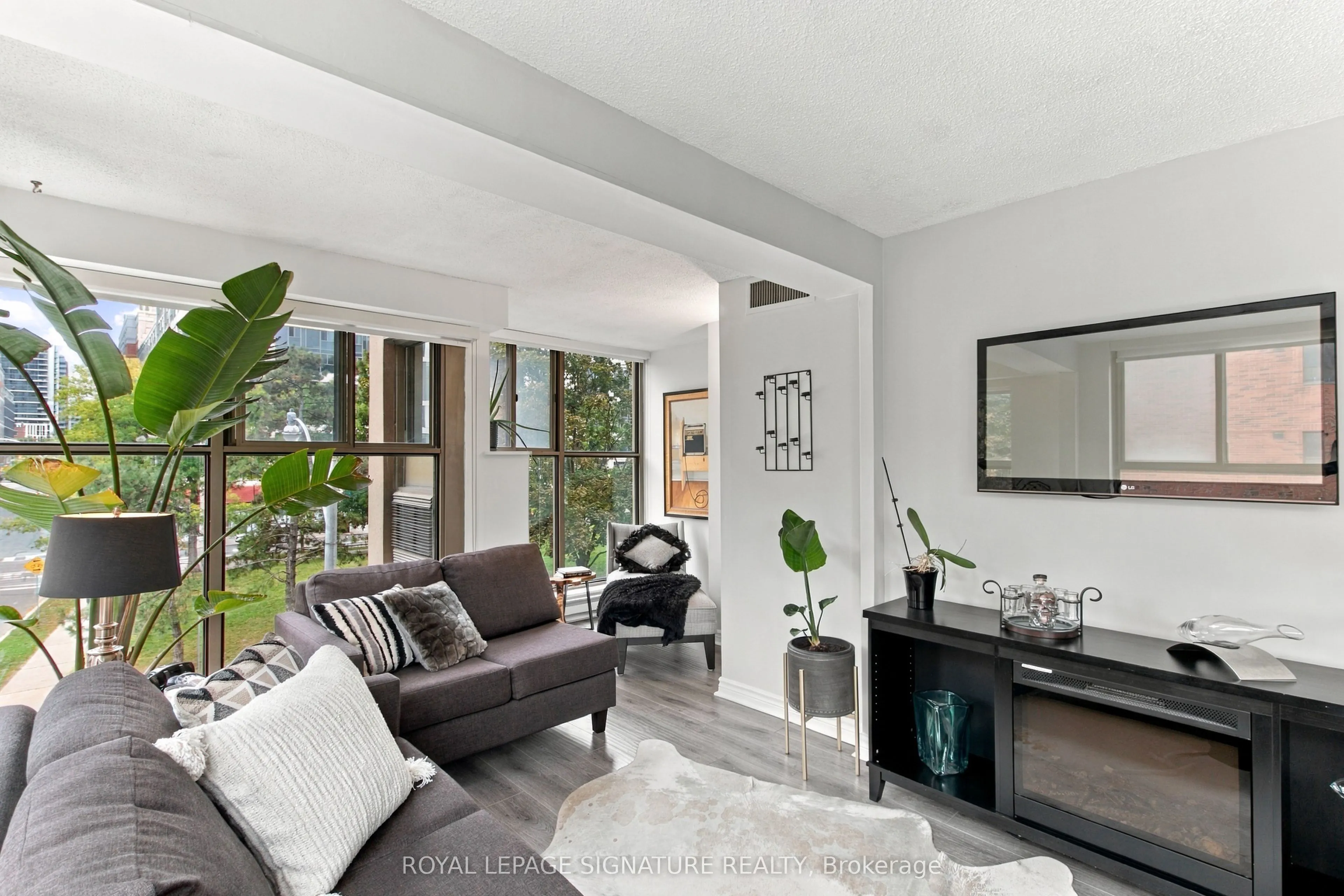 65 Scadding Avenue #301