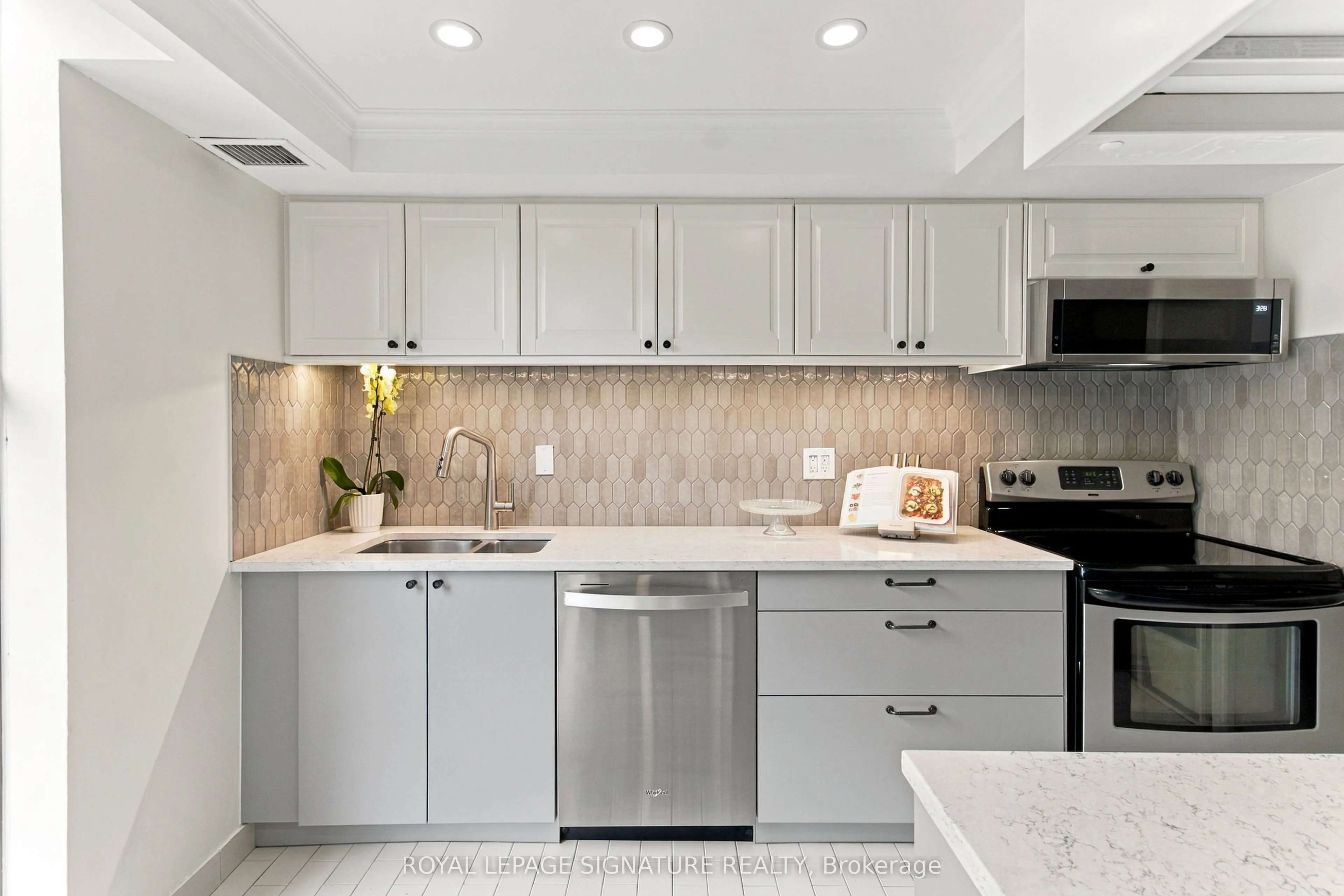 65 Scadding Avenue #301